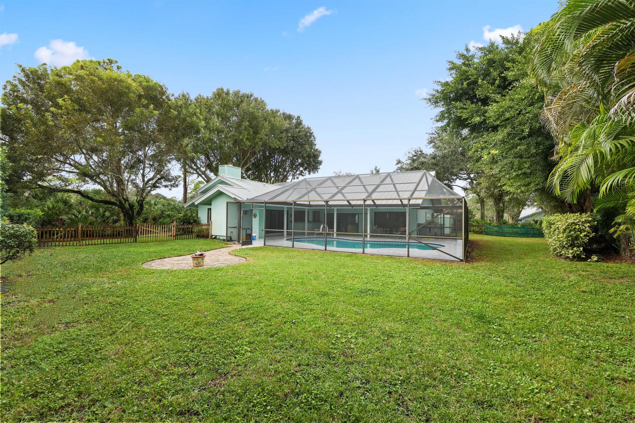 WHISPERING TRAILS - Residential