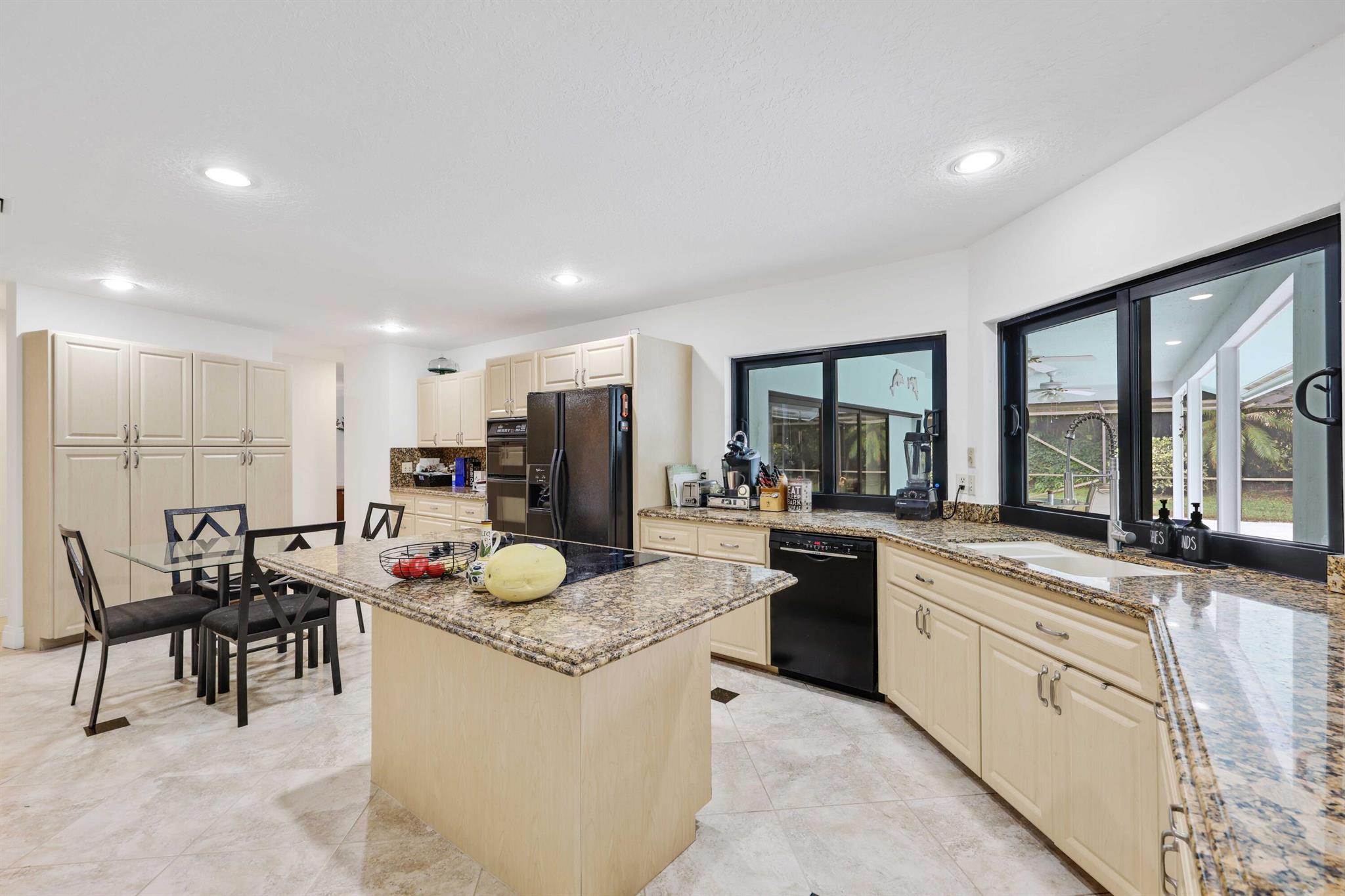 WHISPERING TRAILS - Residential