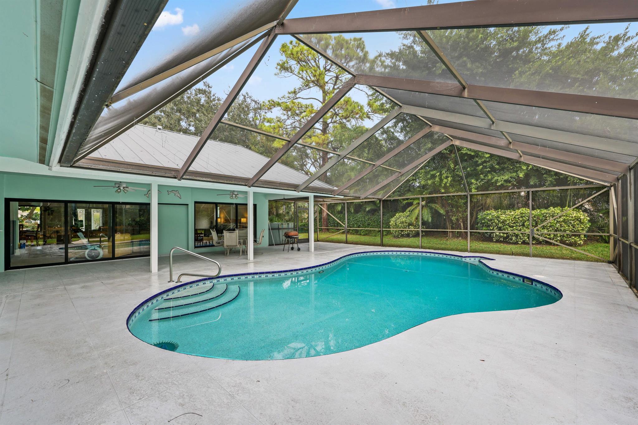 WHISPERING TRAILS - Residential