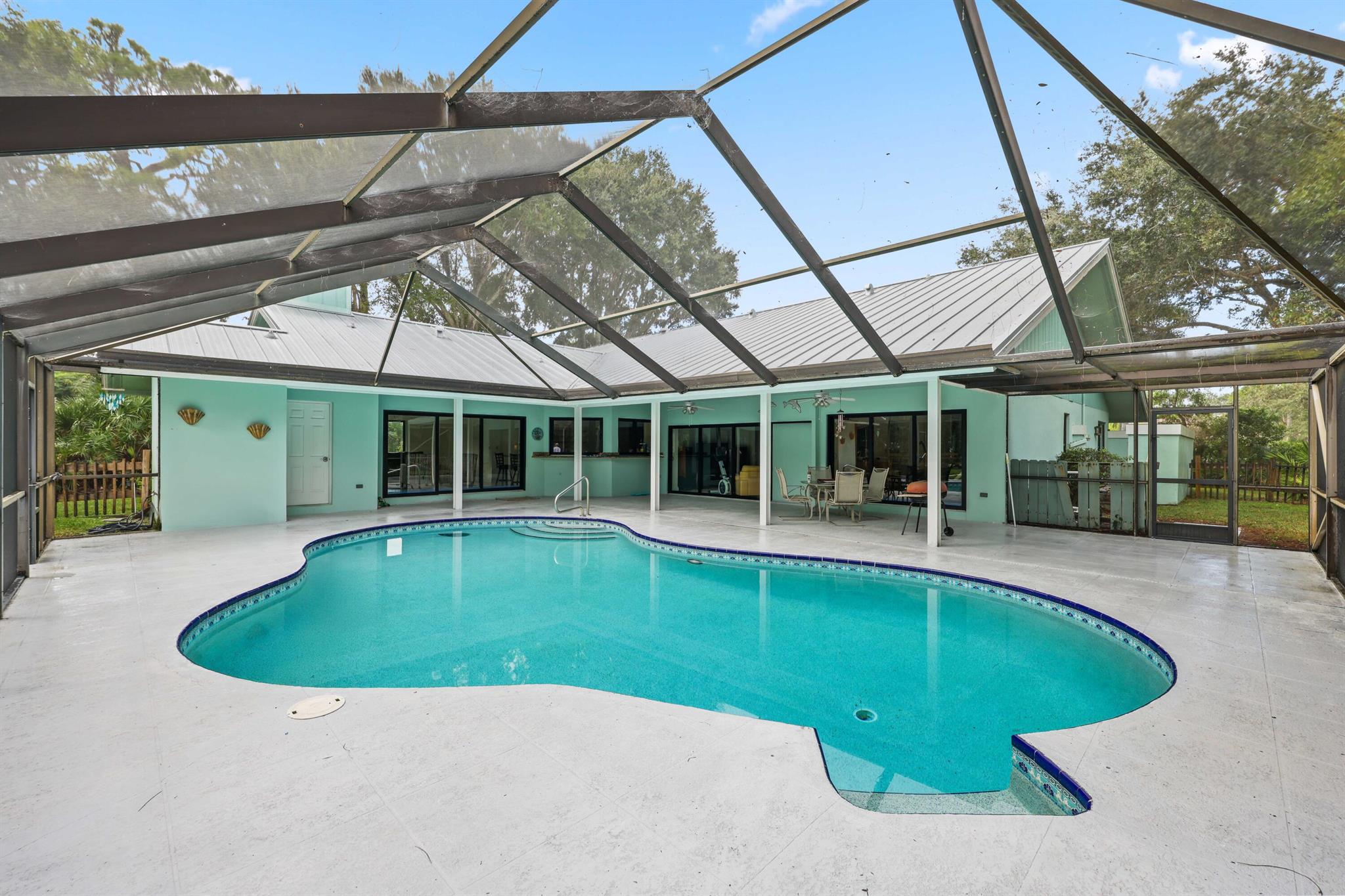 WHISPERING TRAILS - Residential