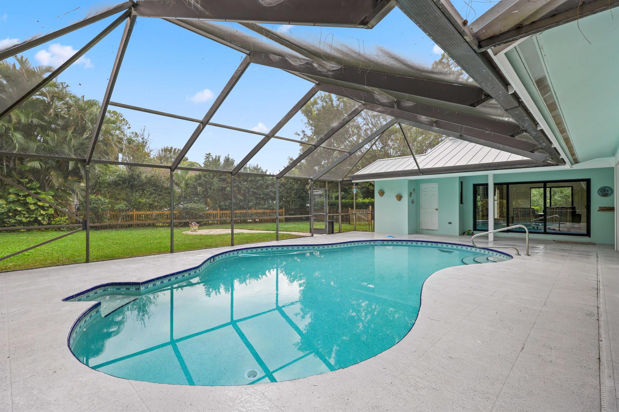 WHISPERING TRAILS - Residential