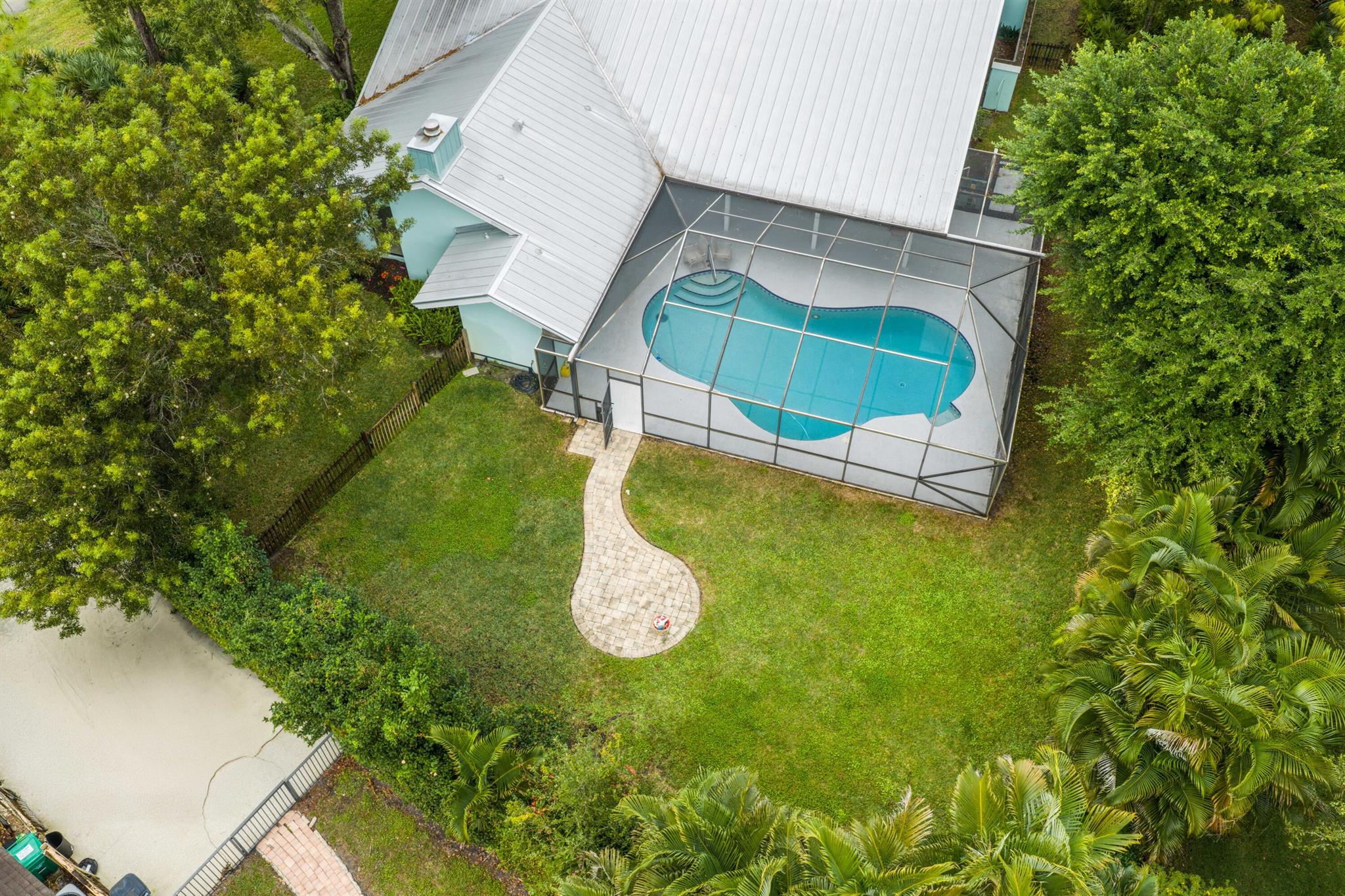 WHISPERING TRAILS - Residential