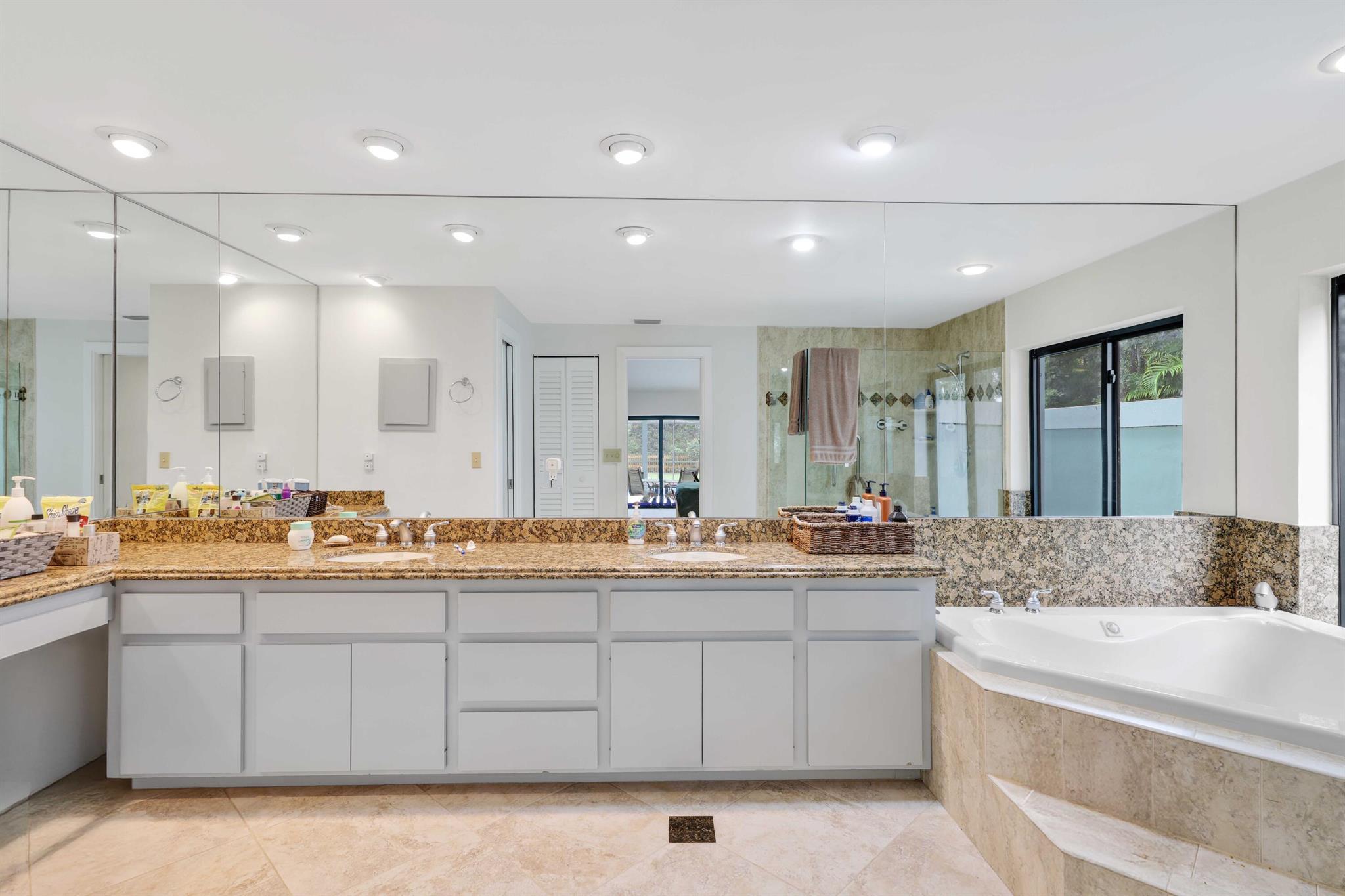 WHISPERING TRAILS - Residential