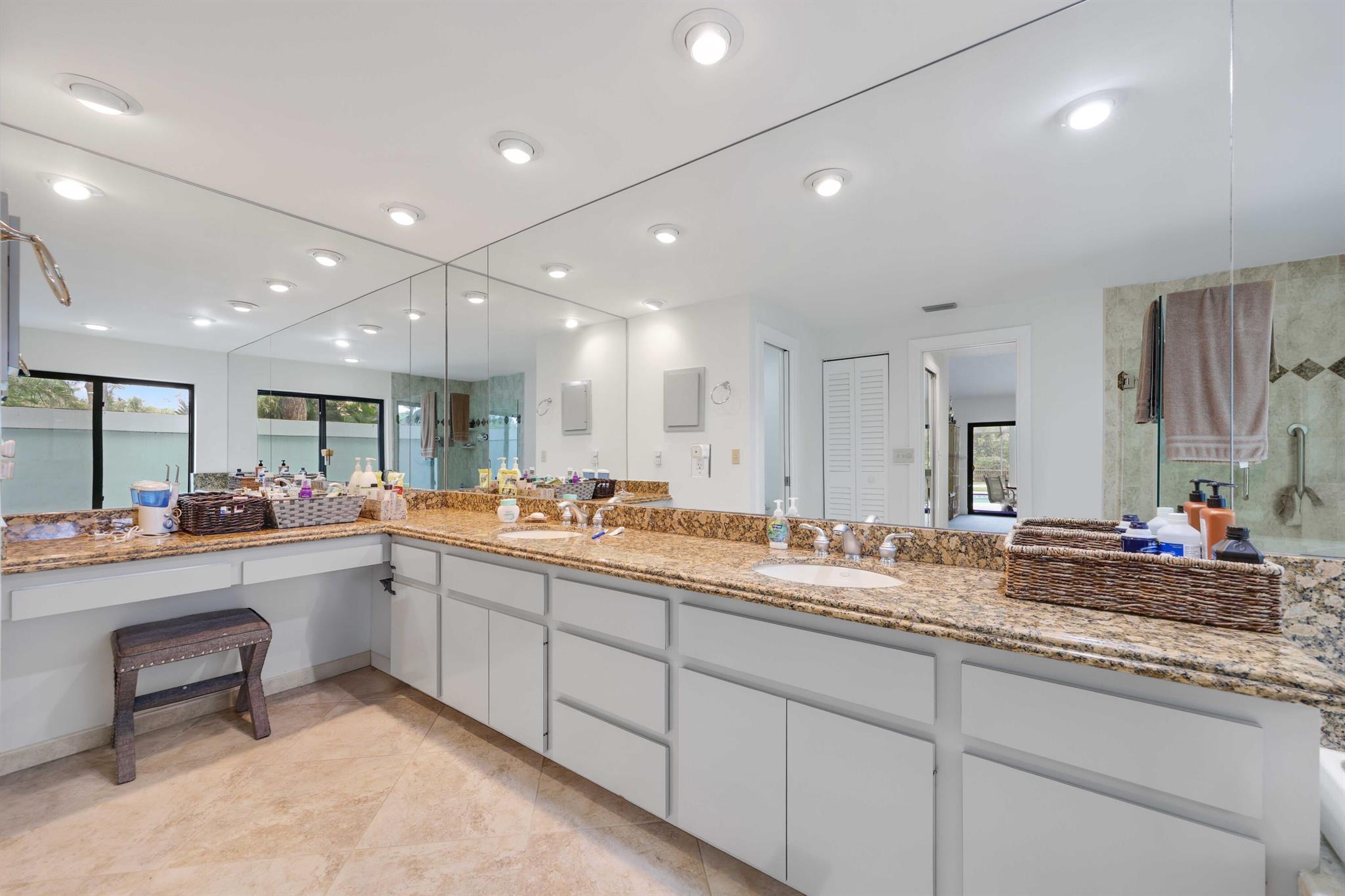 WHISPERING TRAILS - Residential