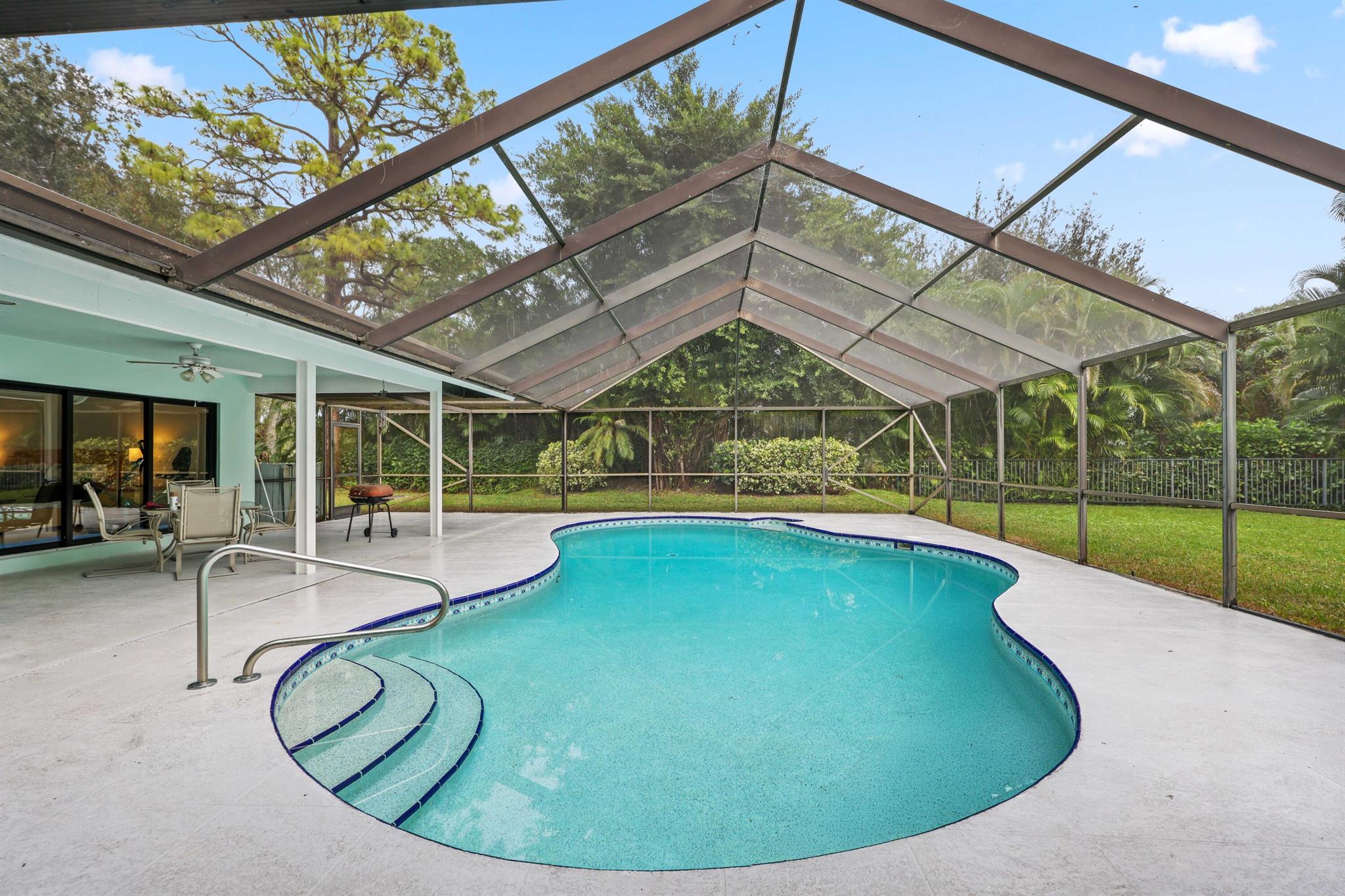 WHISPERING TRAILS - Residential