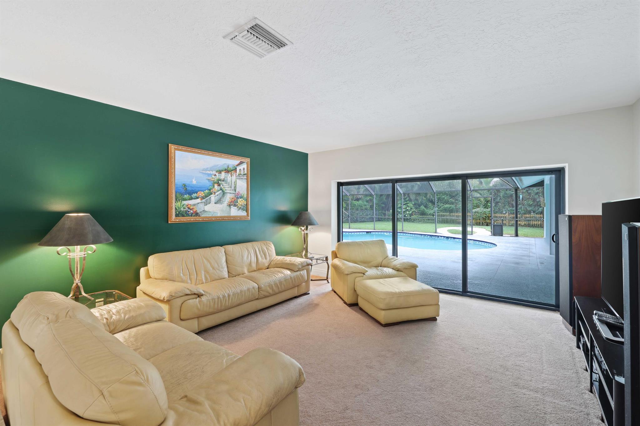 WHISPERING TRAILS - Residential