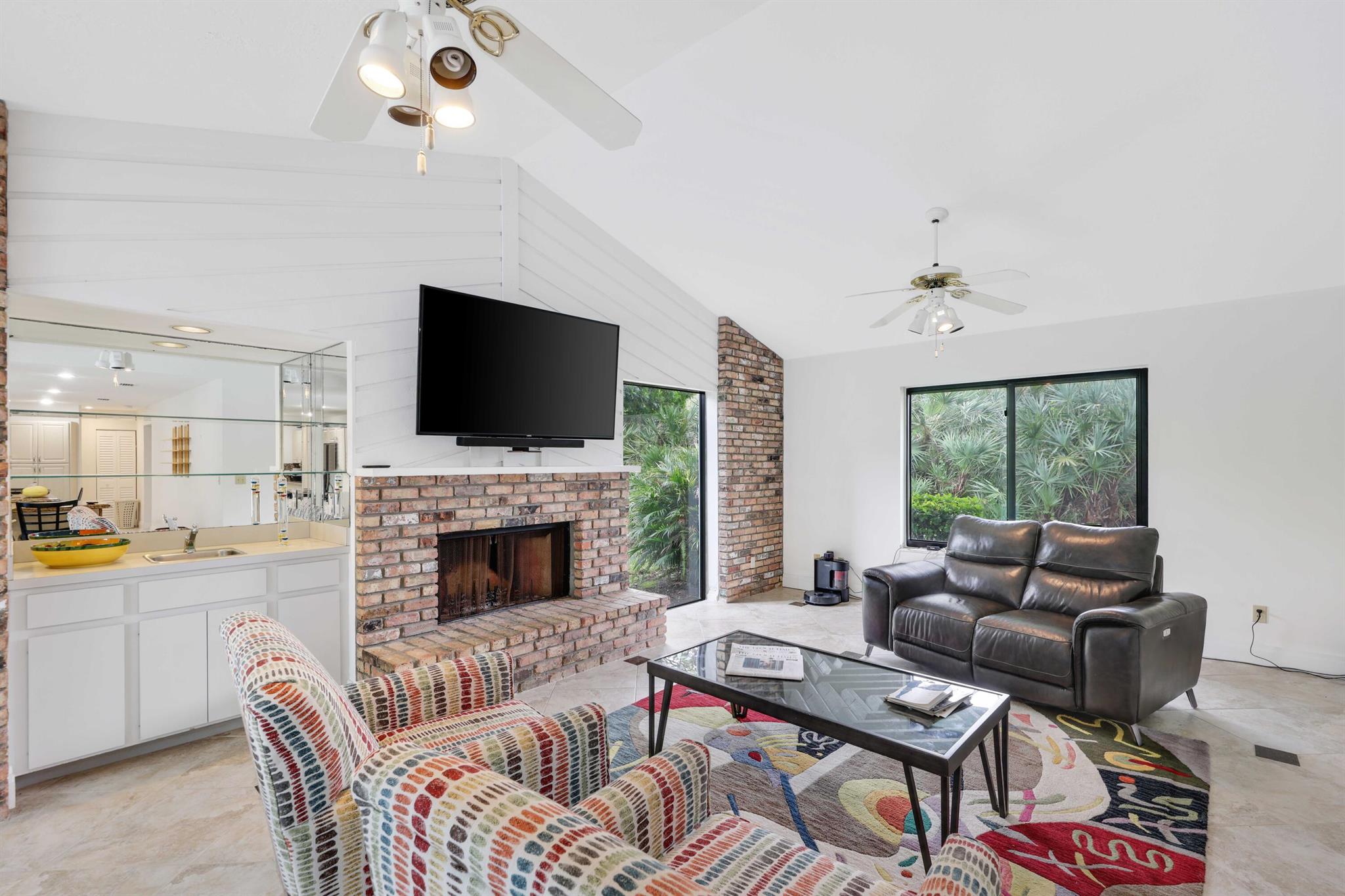 WHISPERING TRAILS - Residential