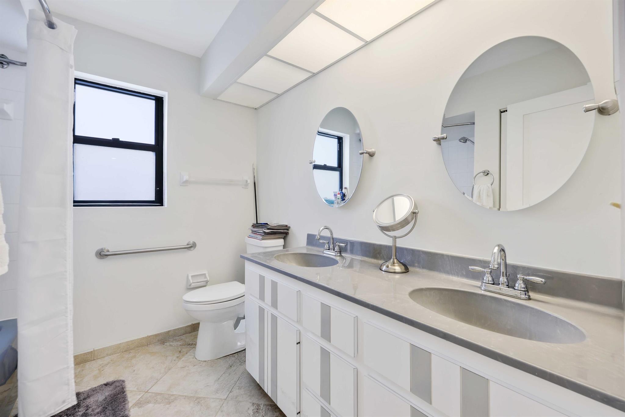 WHISPERING TRAILS - Residential