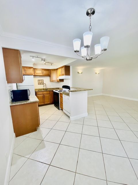 Tiny photo for 581 Saxony M, Delray Beach, FL 33446 (MLS # B26019003)