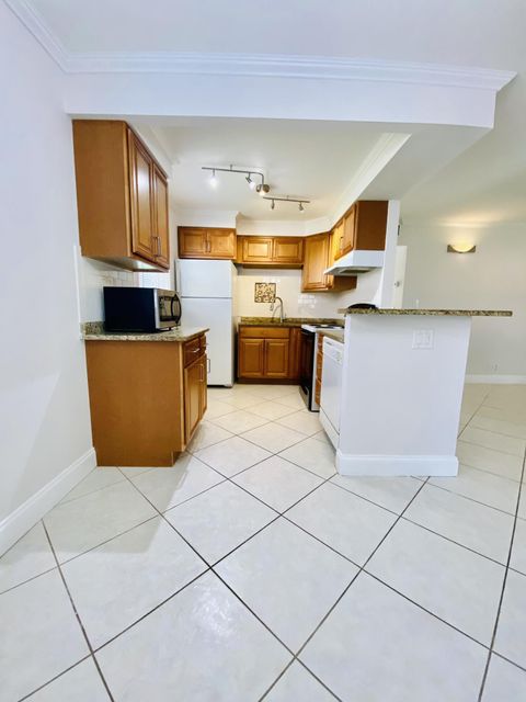 Tiny photo for 581 Saxony M, Delray Beach, FL 33446 (MLS # B26019003)