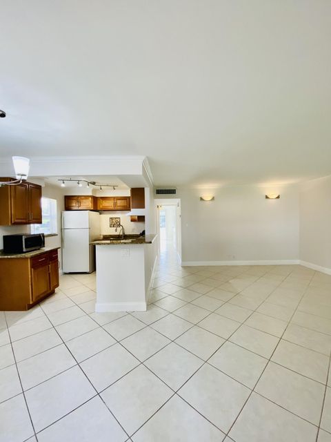 Tiny photo for 581 Saxony M, Delray Beach, FL 33446 (MLS # B26019003)