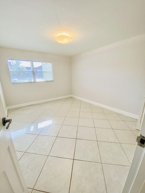 Tiny photo for 581 Saxony M, Delray Beach, FL 33446 (MLS # B26019003)