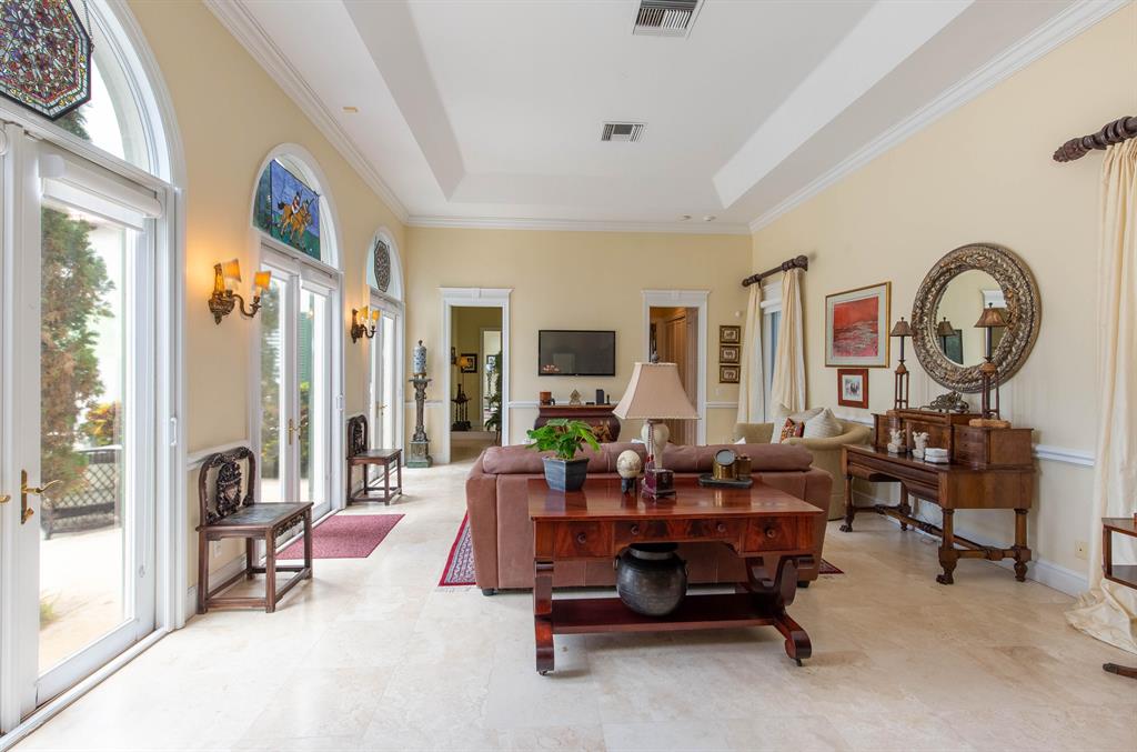 IBIS ISLE - Residential