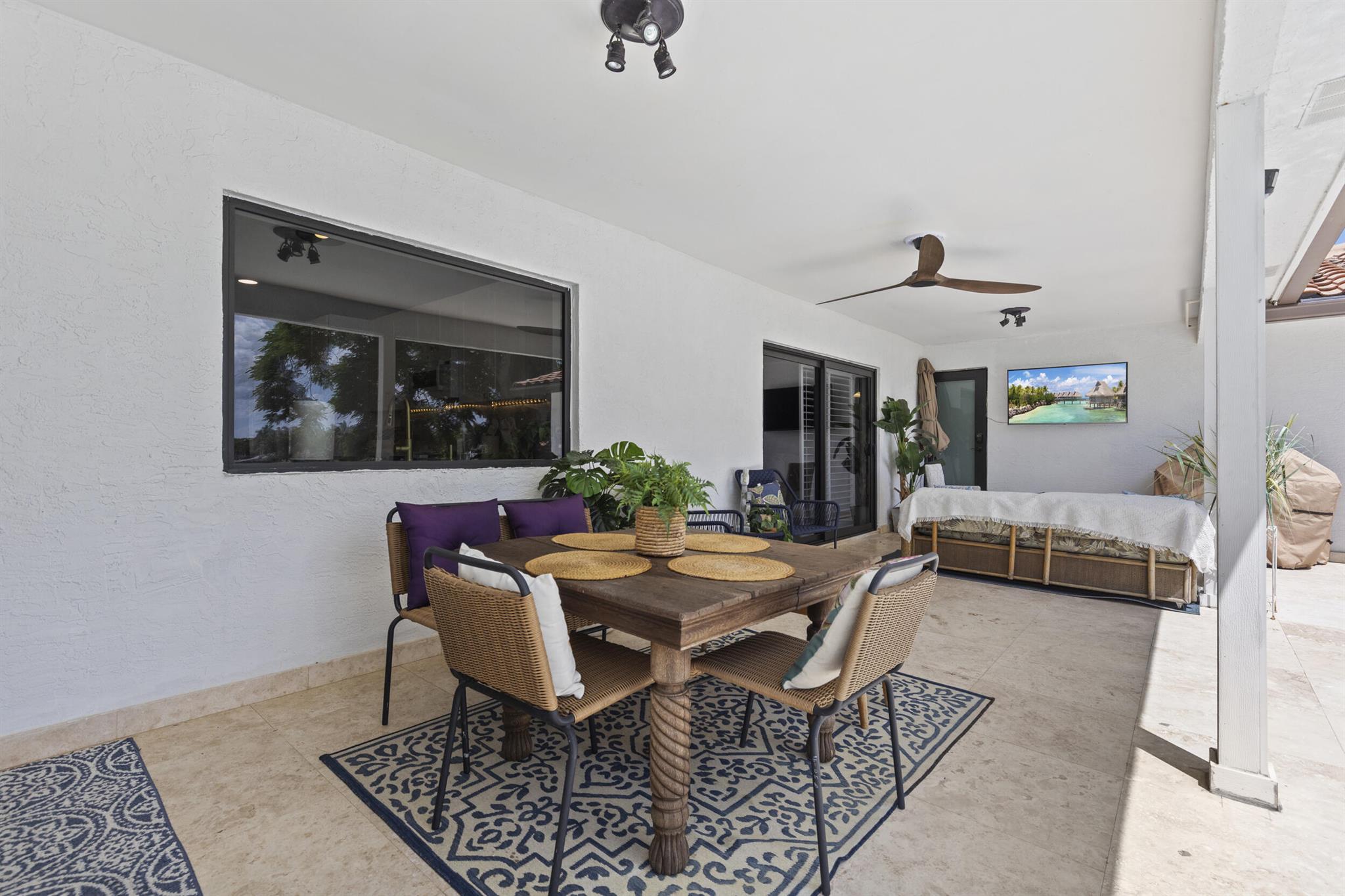 ROYAL PALM - Residential