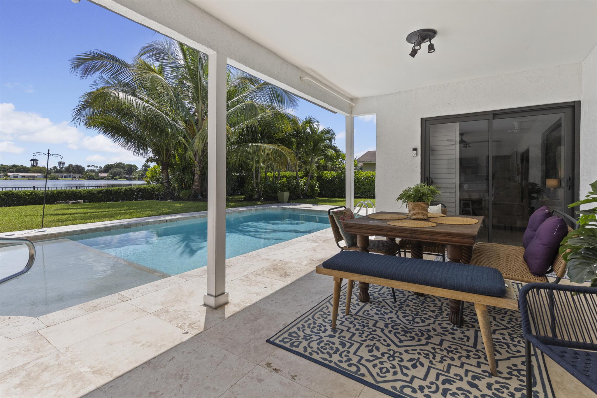 ROYAL PALM - Residential