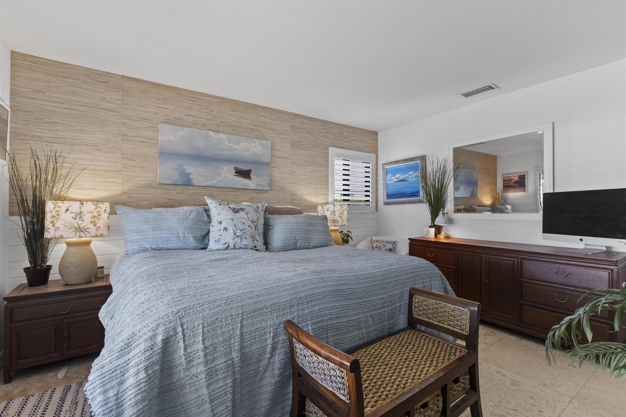 ROYAL PALM - Residential