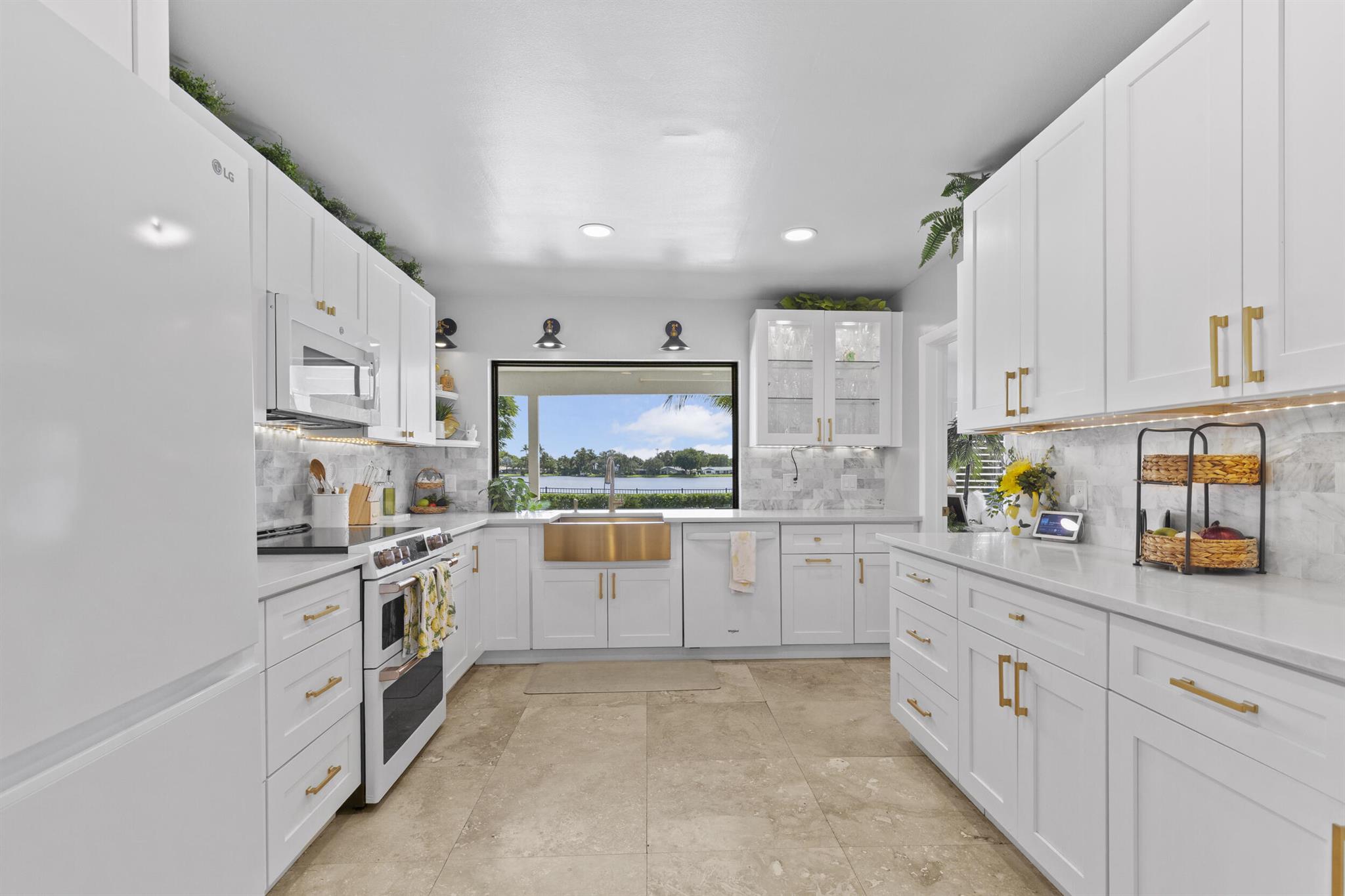 ROYAL PALM - Residential