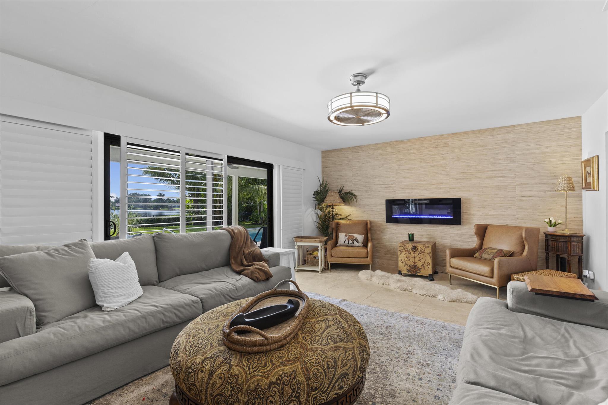 ROYAL PALM - Residential