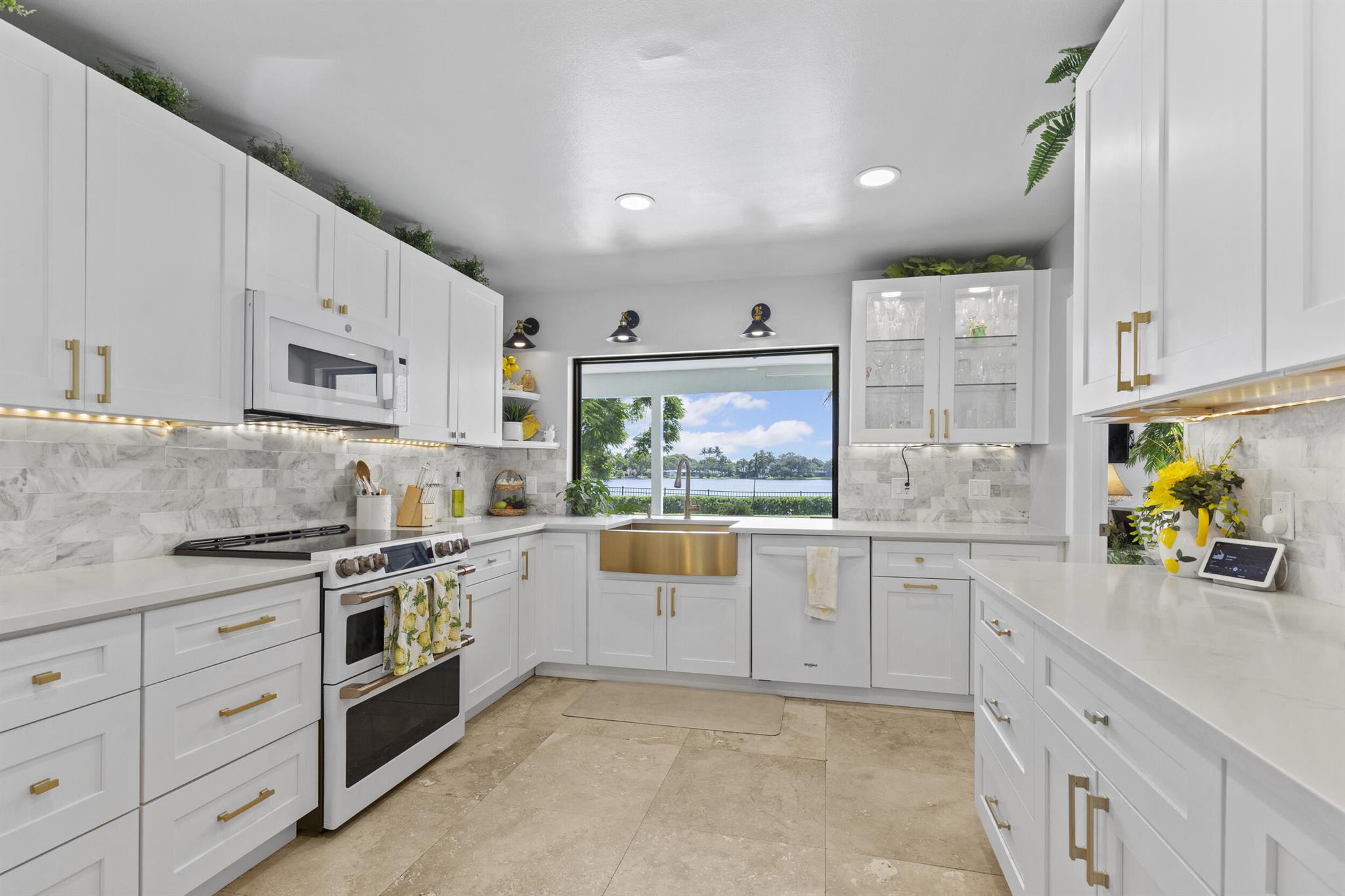 ROYAL PALM - Residential