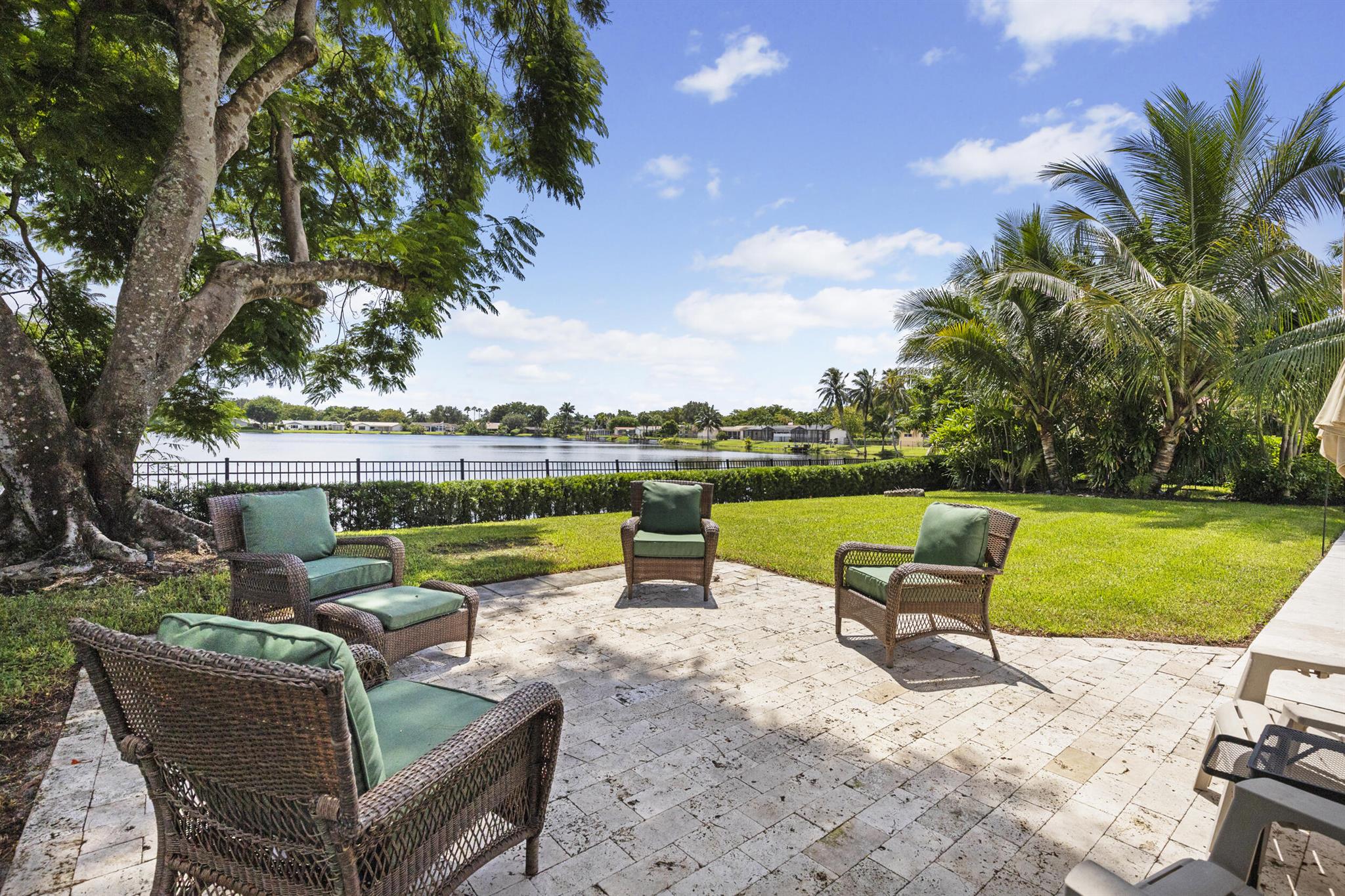 ROYAL PALM - Residential