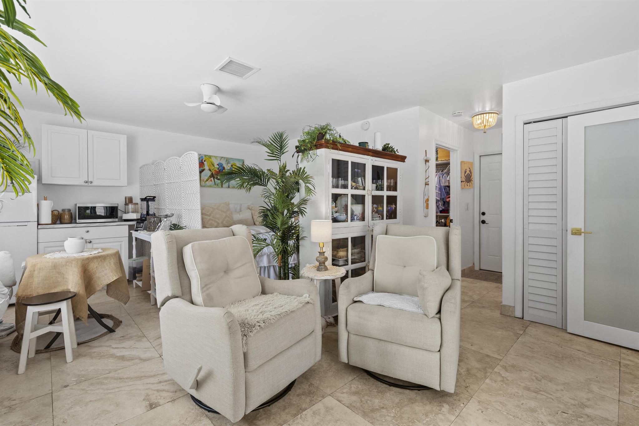 ROYAL PALM - Residential