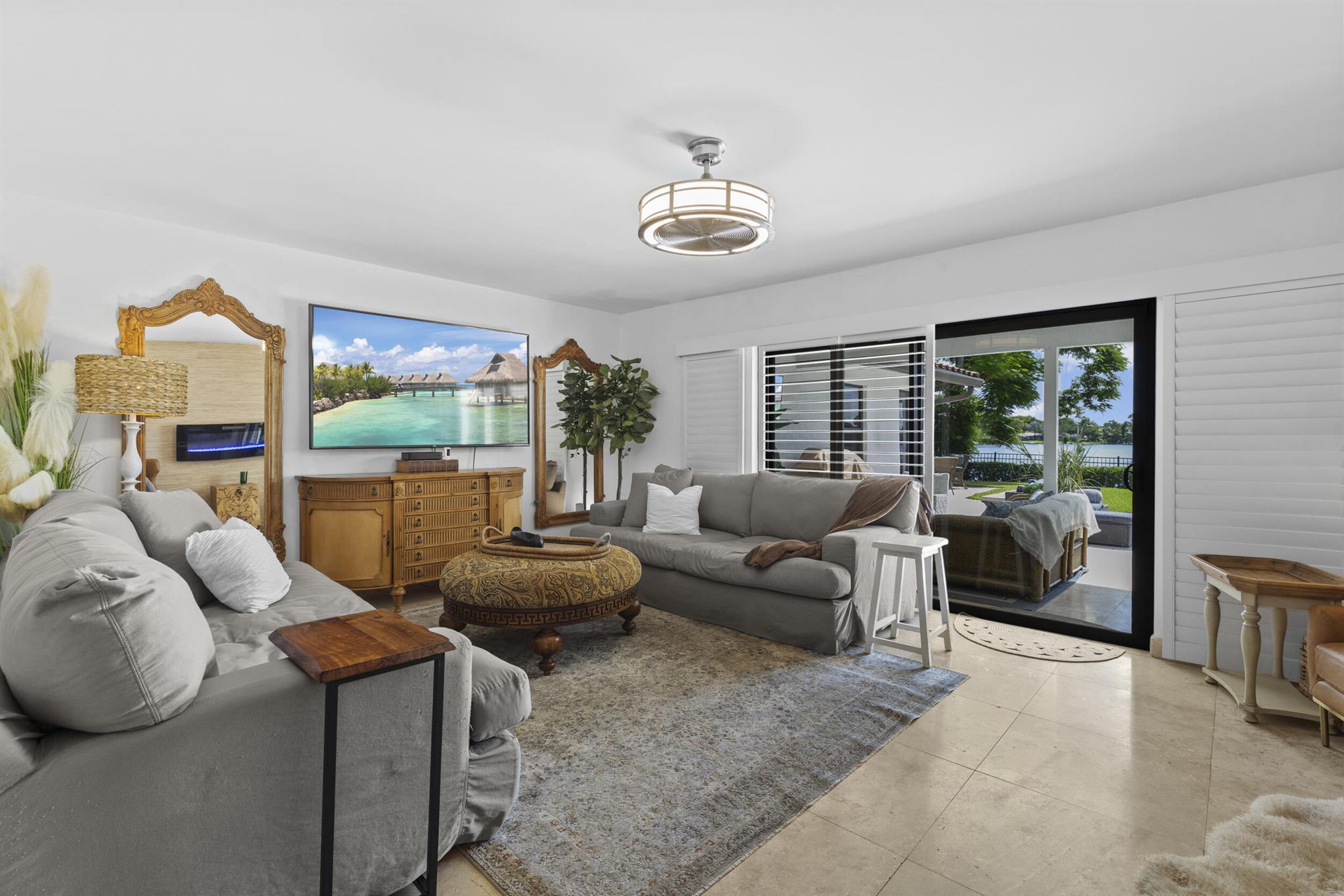 ROYAL PALM - Residential