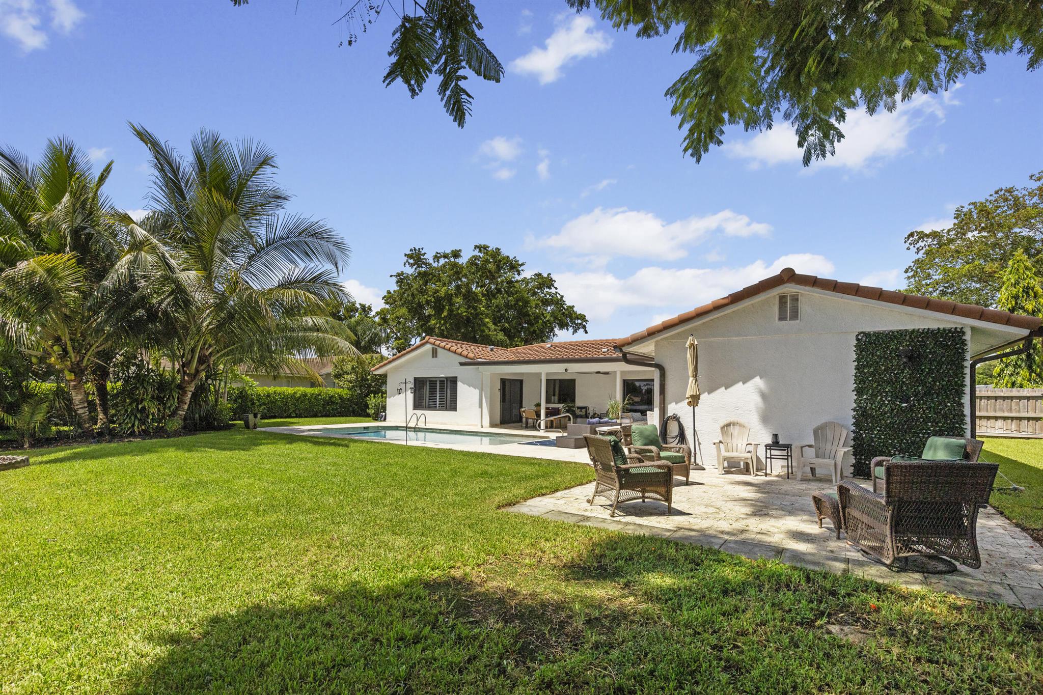 ROYAL PALM - Residential