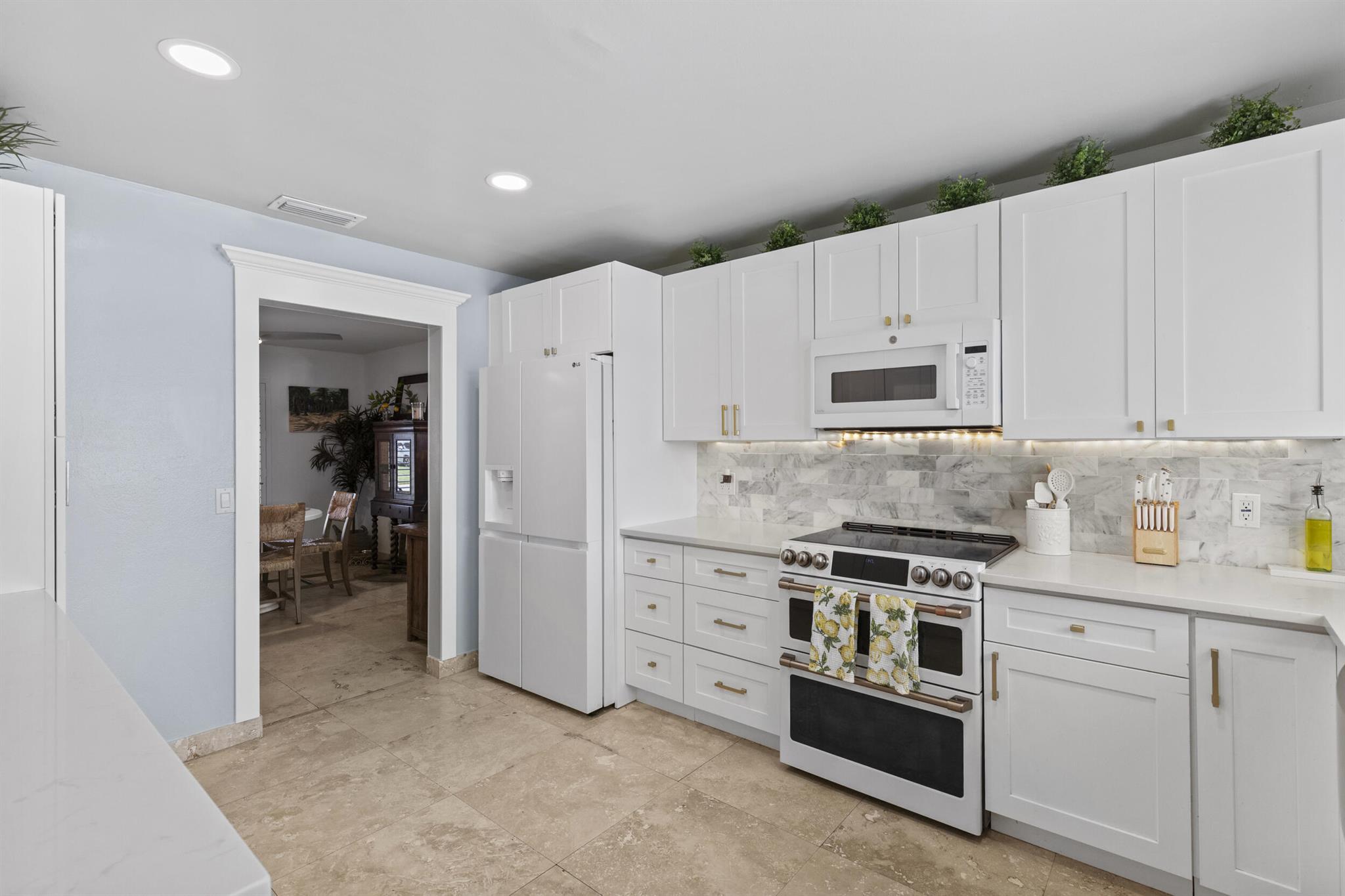 ROYAL PALM - Residential