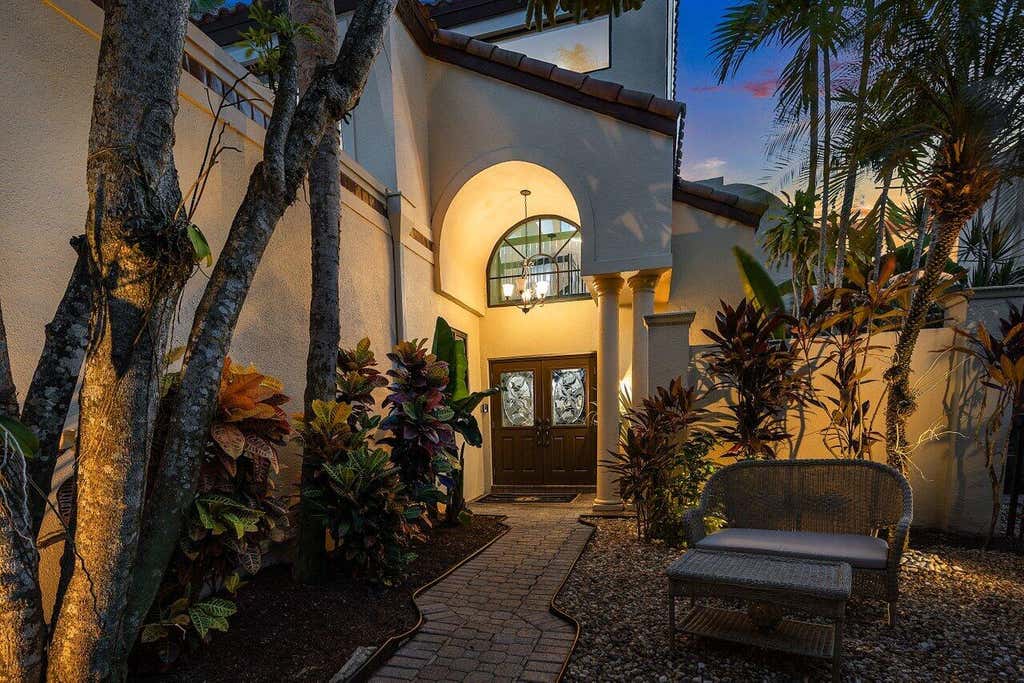 Photo of 23496 Mirabella Circle S, Boca Raton, FL 33433 (MLS # B26056522)
