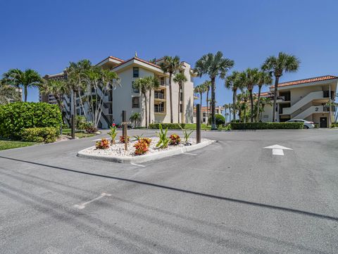 A home in Hutchinson Island