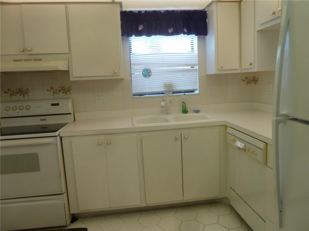 UNFURNISHED - Large 1 bedroom with 2 FULL bathrooms. This is a 2 bedroom converted into a 1 bedroom condo. Near Pool, Clubhouse, bike/jog trail, Playground and Gym. Laundry Room close by. NEW Range Please include credit report with credit score when submitting an offer. Good credit with no evictions. Must be over 670 credit score.