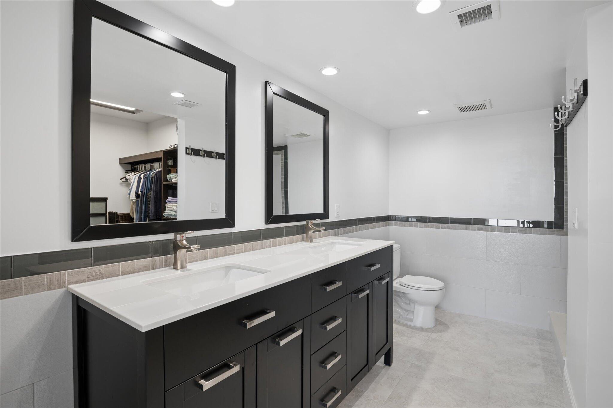 BAYSHORE TOWERS - Residential