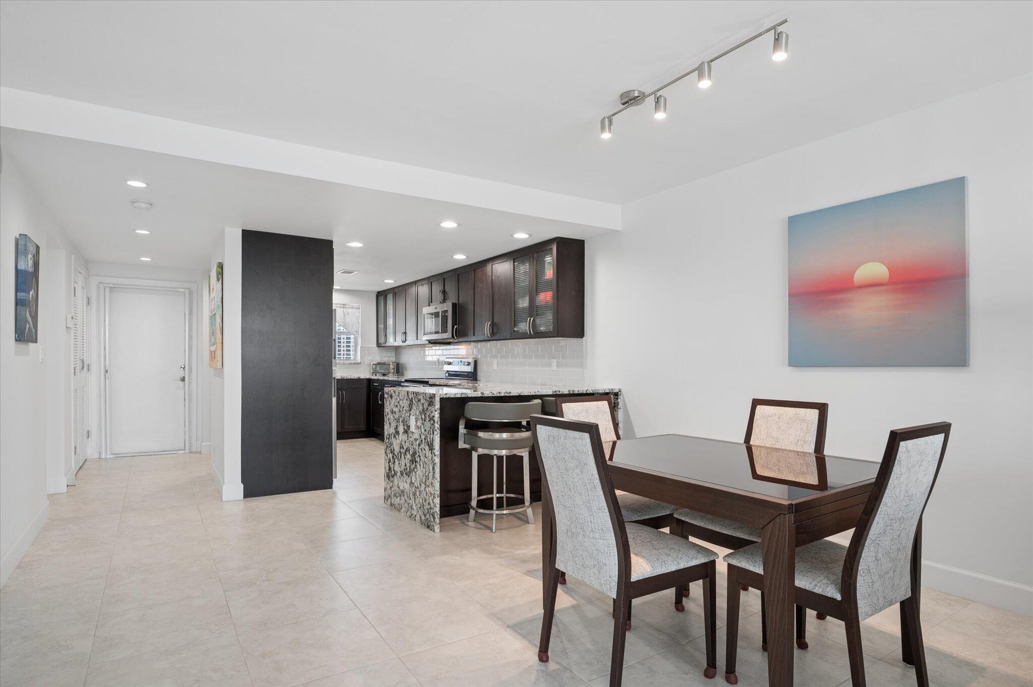 BAYSHORE TOWERS - Residential