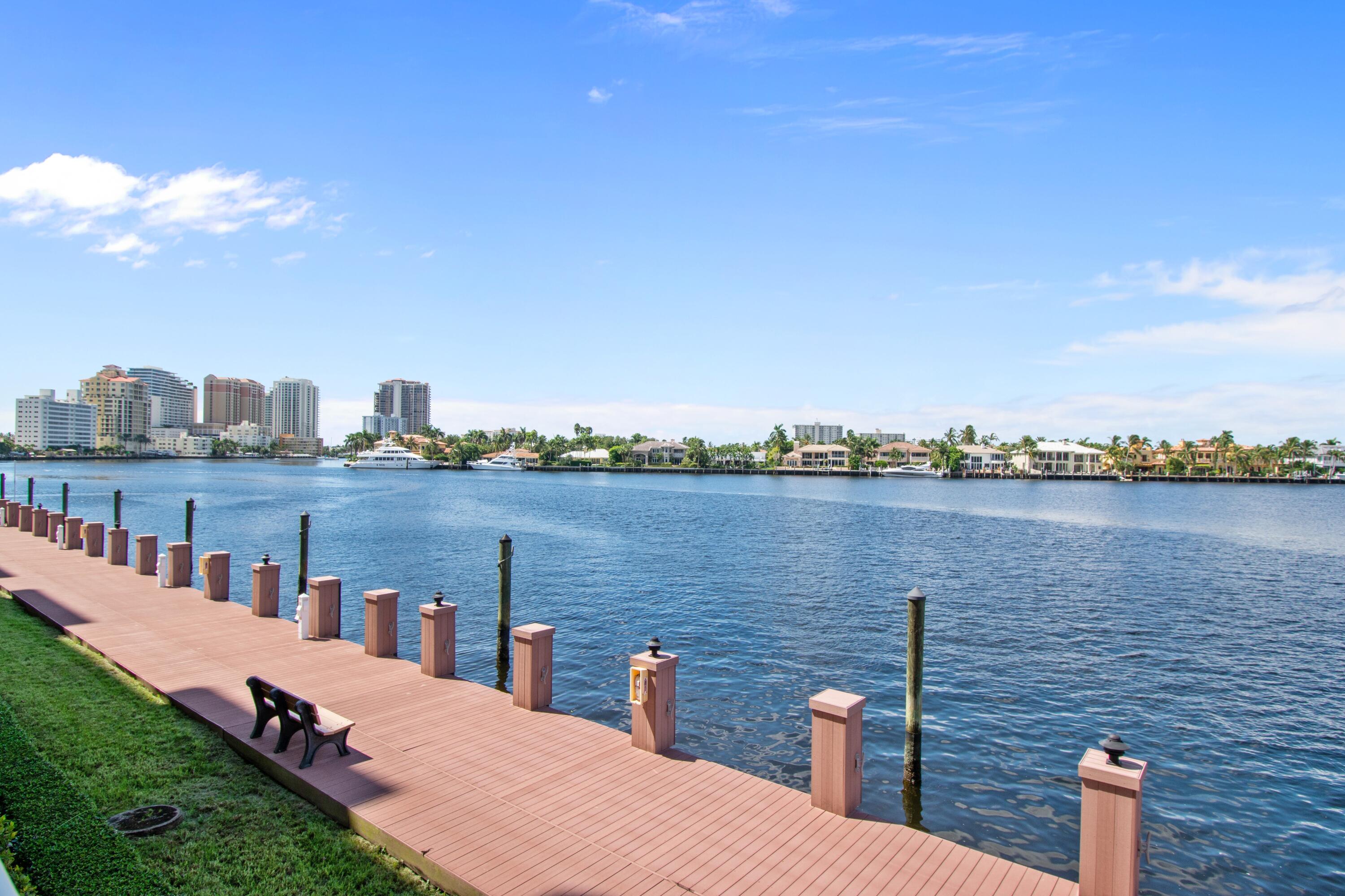 BAYSHORE TOWERS - Residential