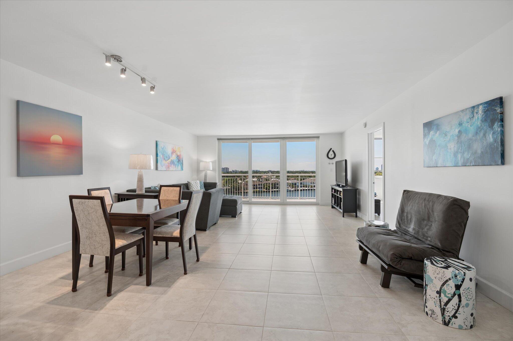 BAYSHORE TOWERS - Residential