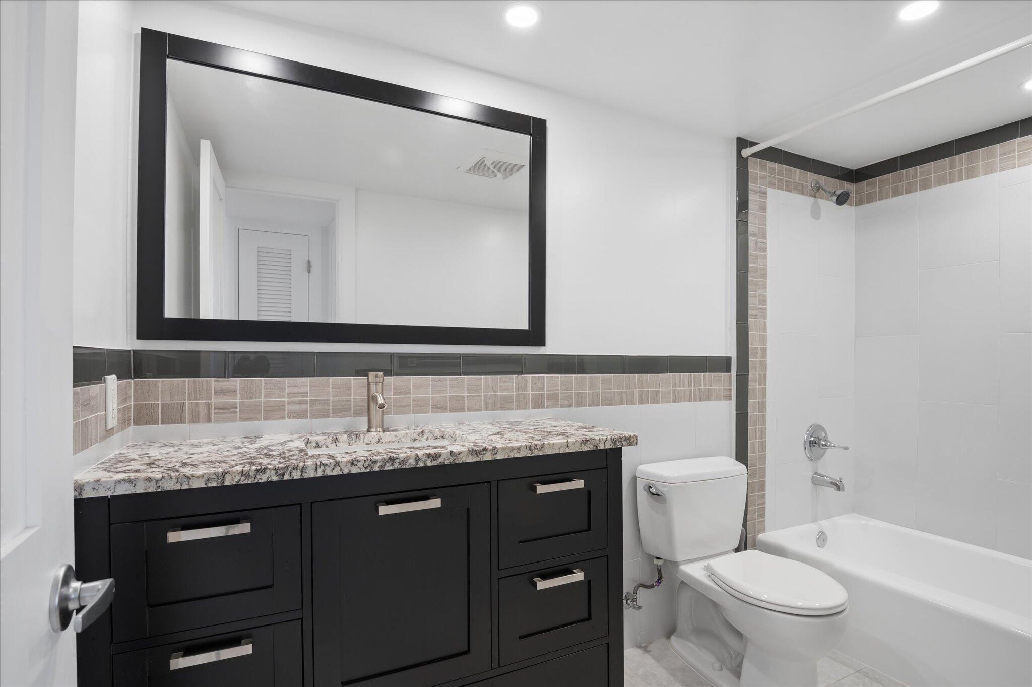 BAYSHORE TOWERS - Residential