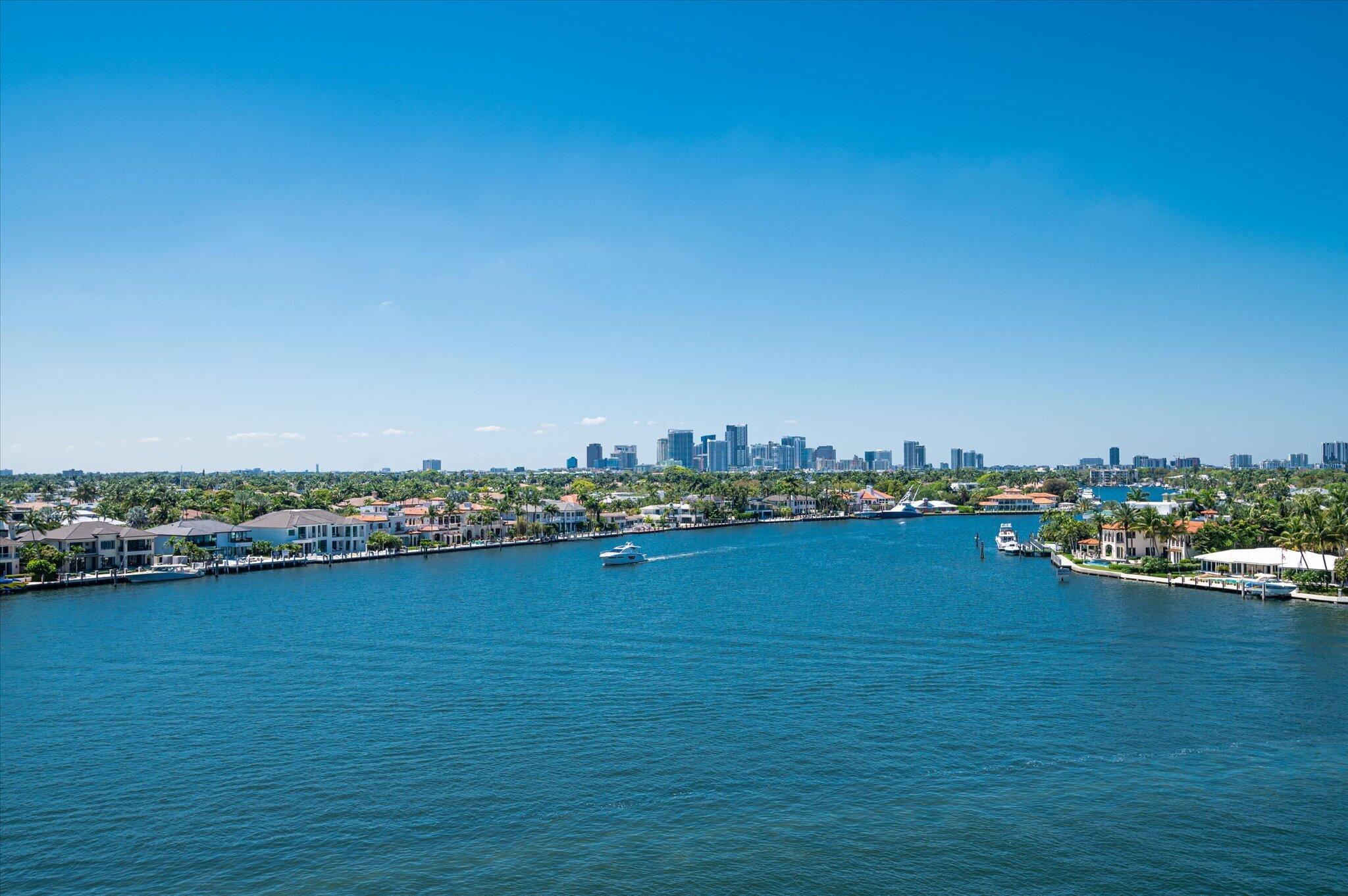 BAYSHORE TOWERS - Residential