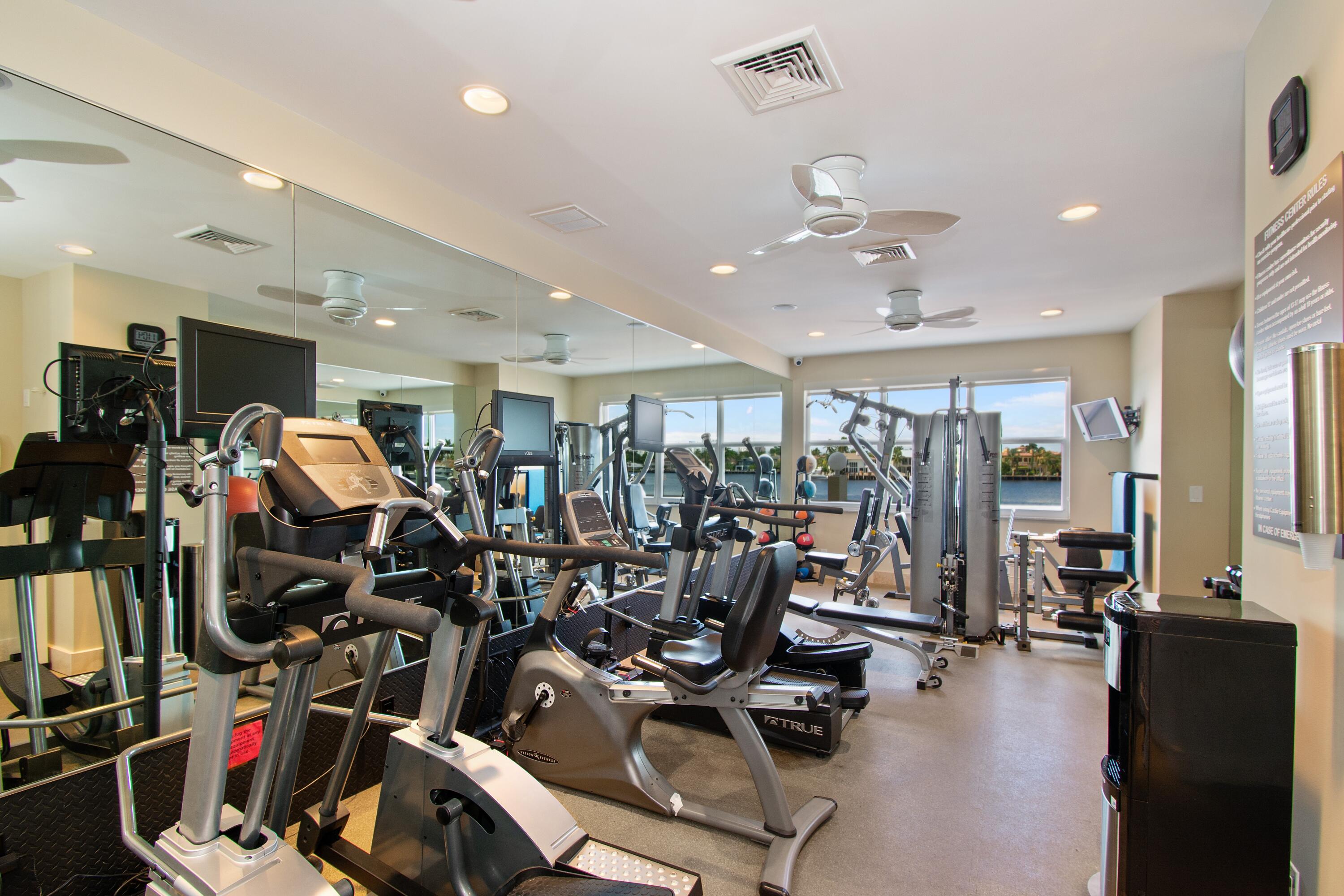 BAYSHORE TOWERS - Residential