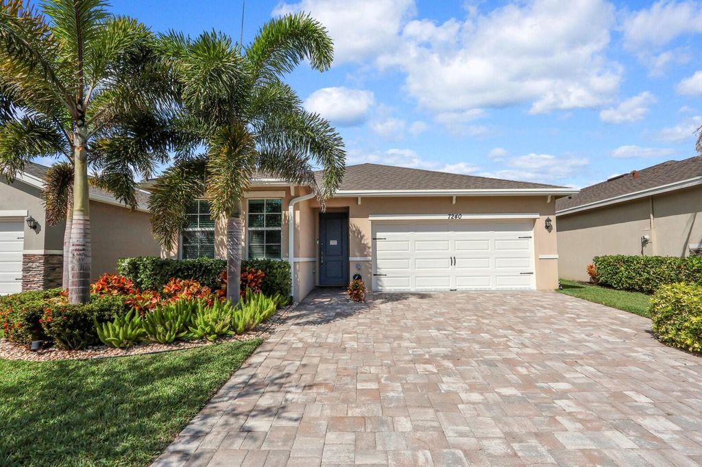 Photo of 7240 SE Sebona Court, Hobe Sound, FL 33455 (MLS # R11061328)