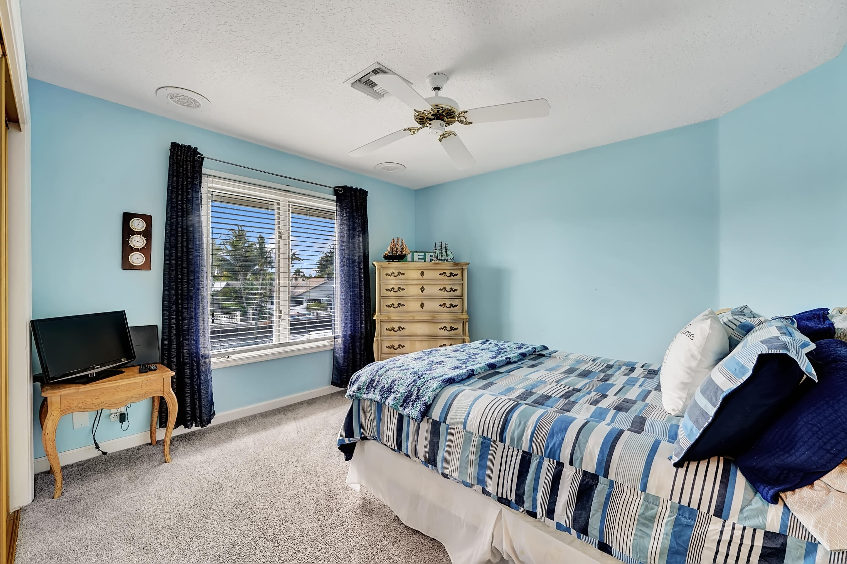 TROPIC ISLE - Residential