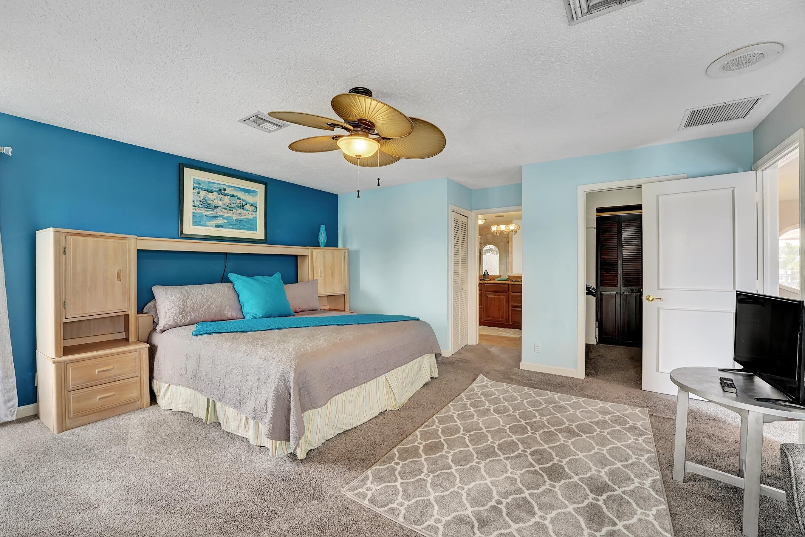 TROPIC ISLE - Residential