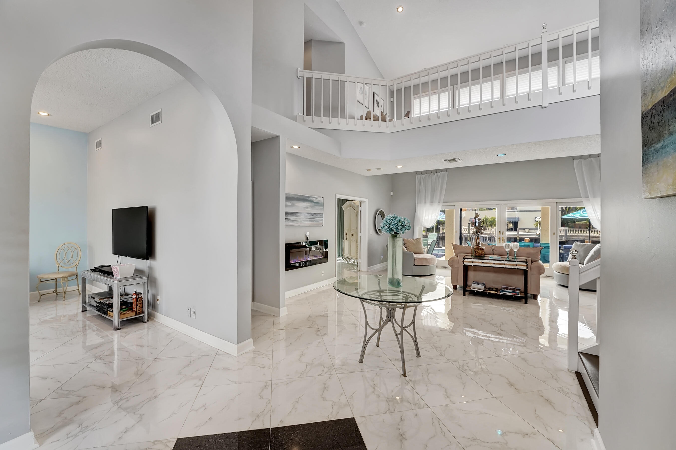 TROPIC ISLE - Residential