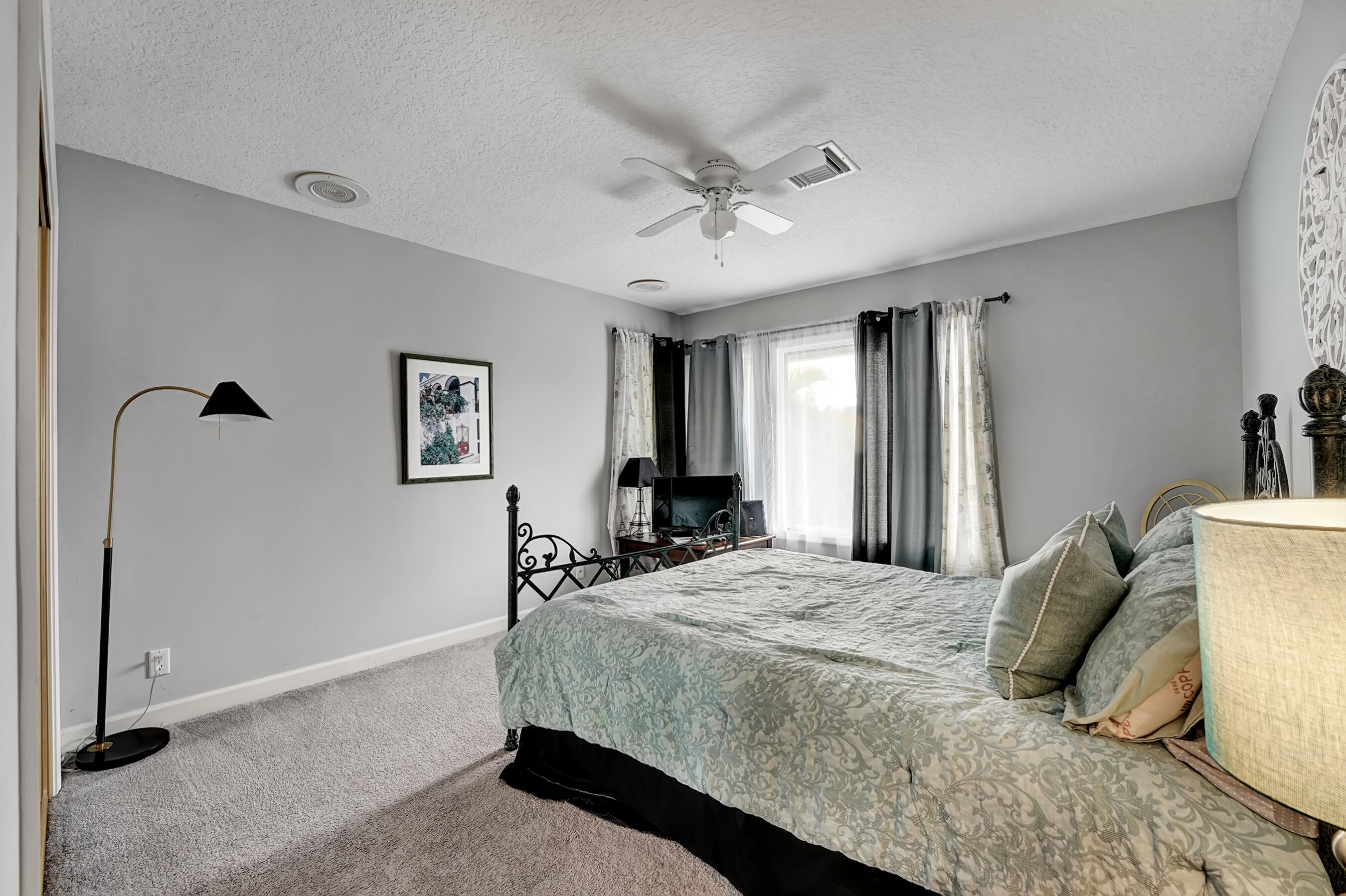 TROPIC ISLE - Residential