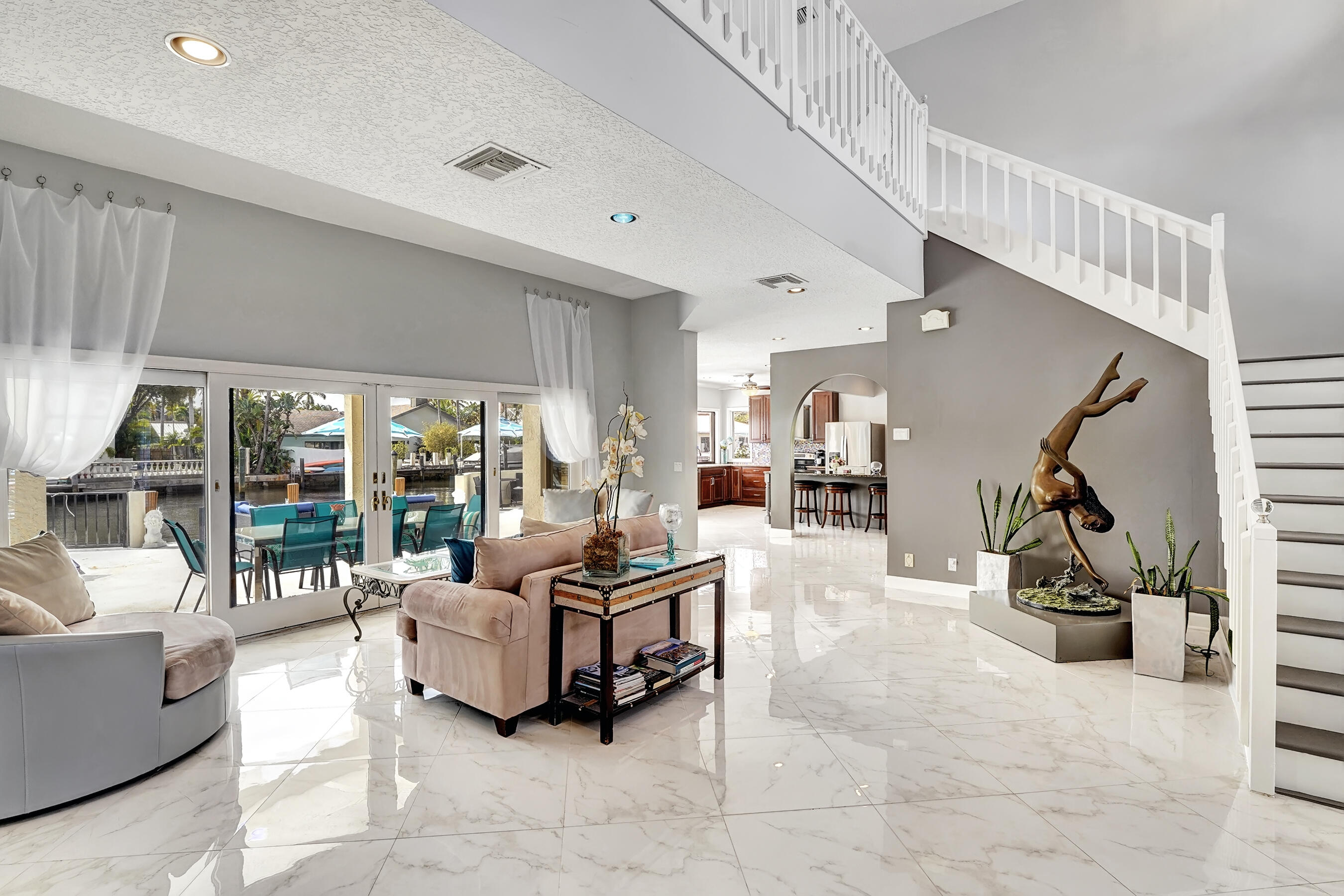 TROPIC ISLE - Residential