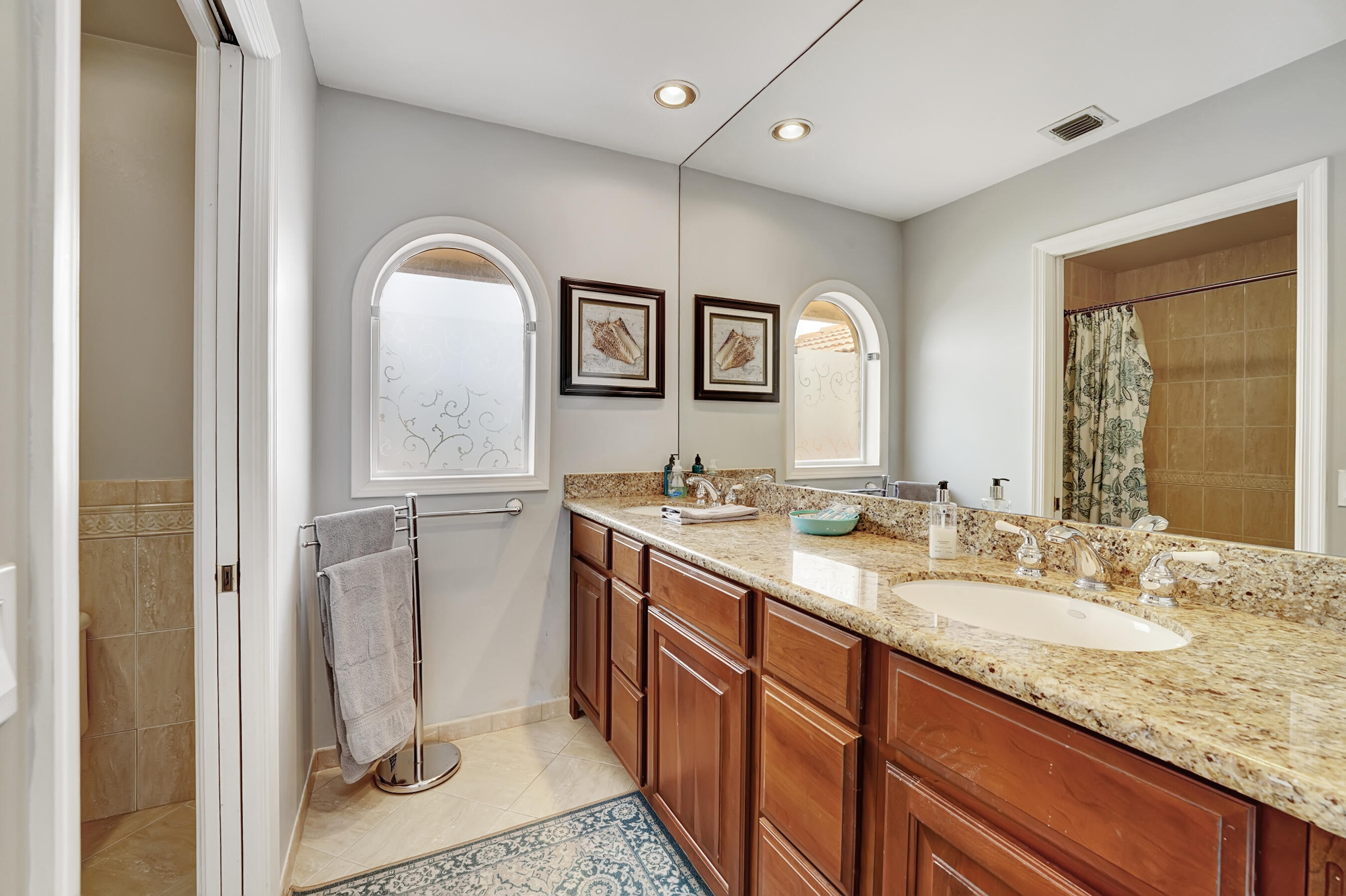 TROPIC ISLE - Residential