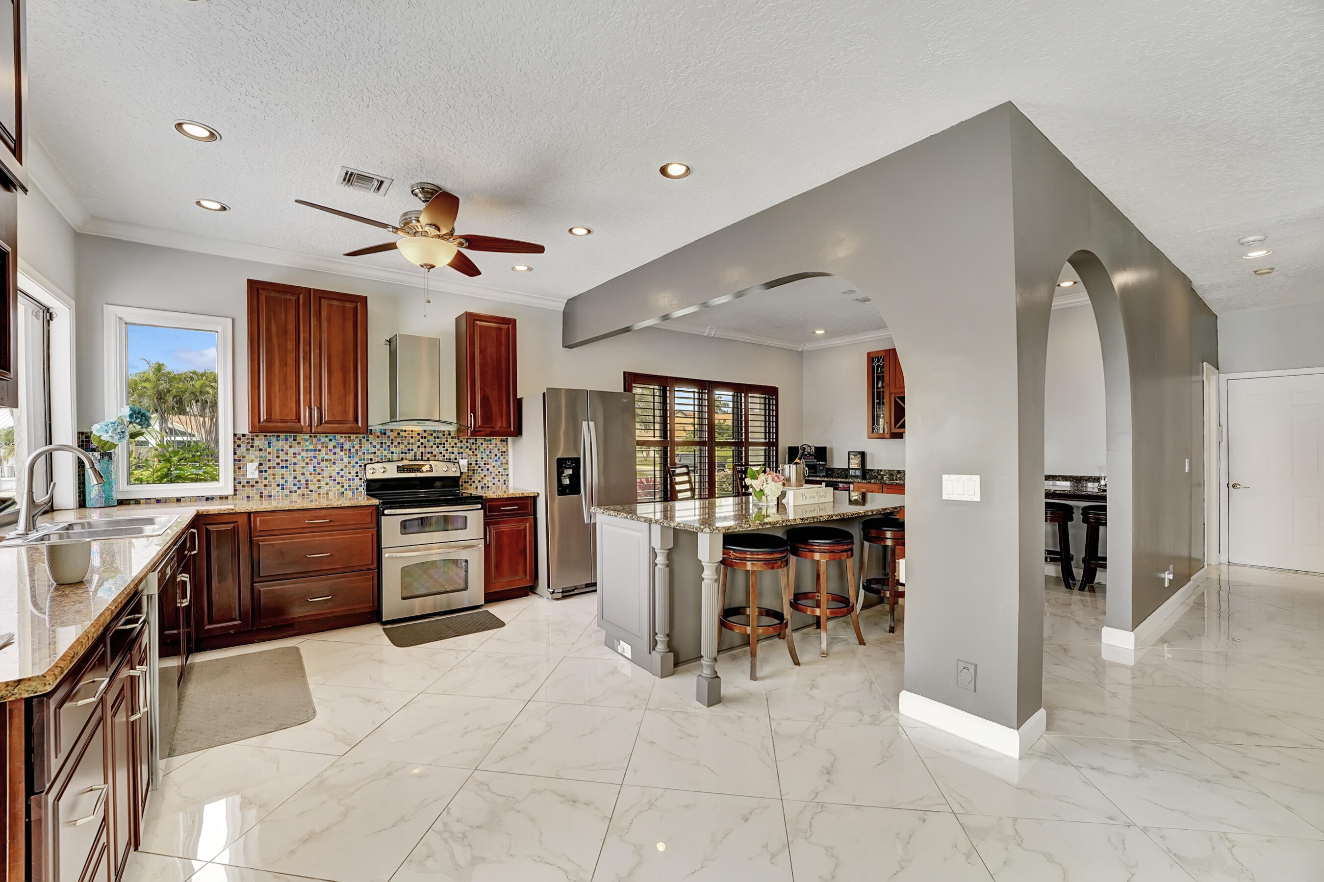 TROPIC ISLE - Residential