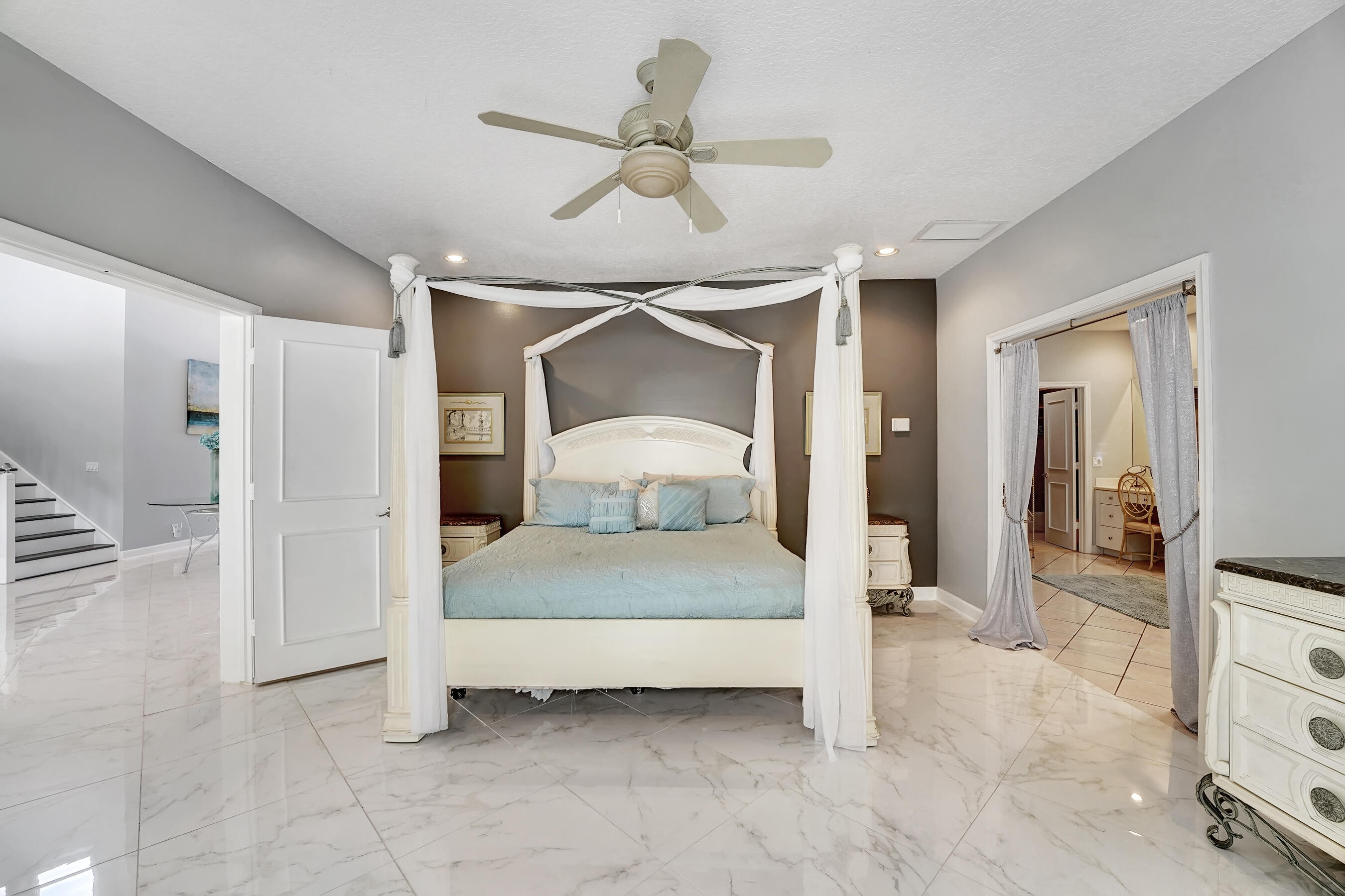 TROPIC ISLE - Residential