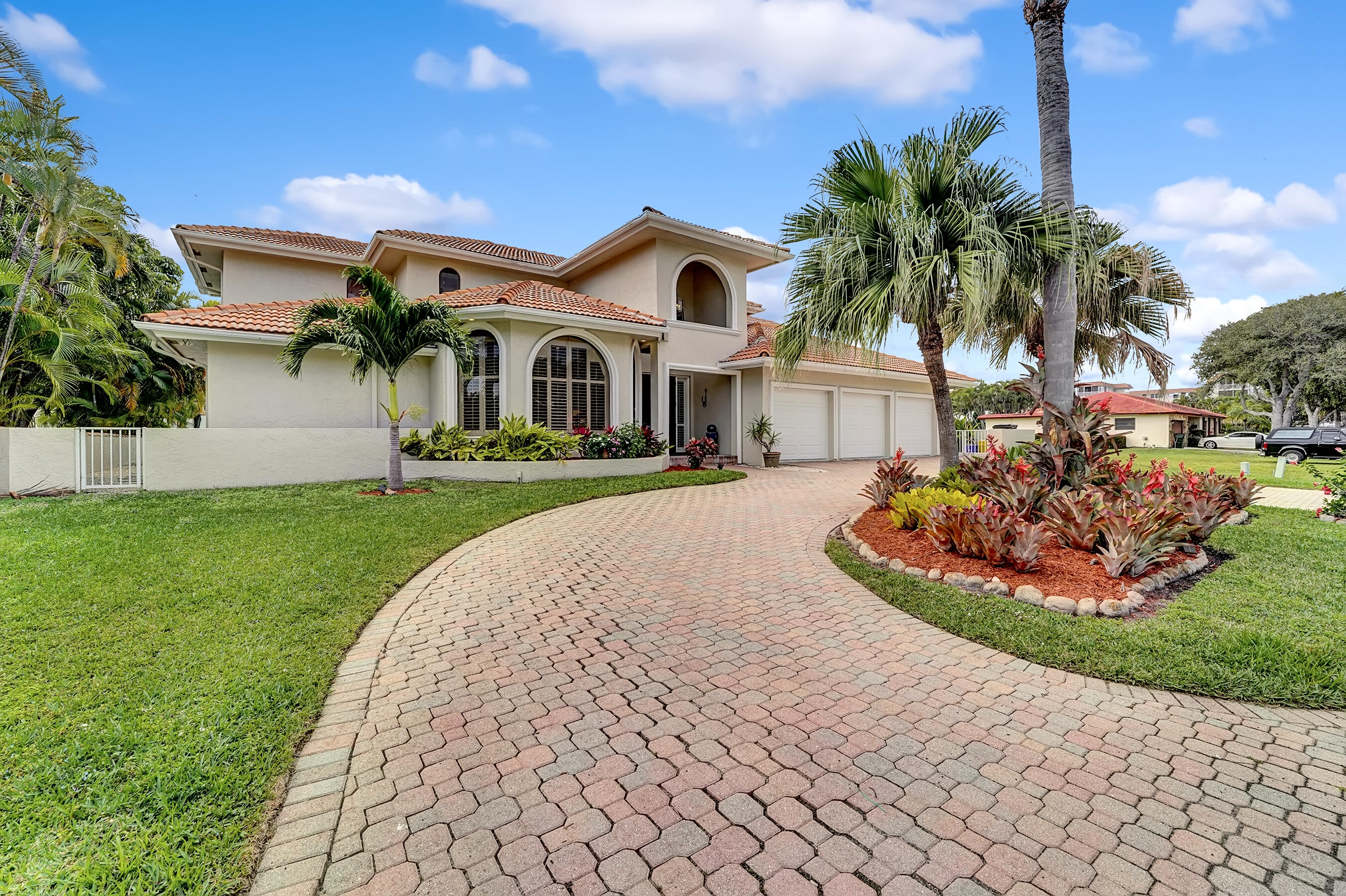 TROPIC ISLE - Residential