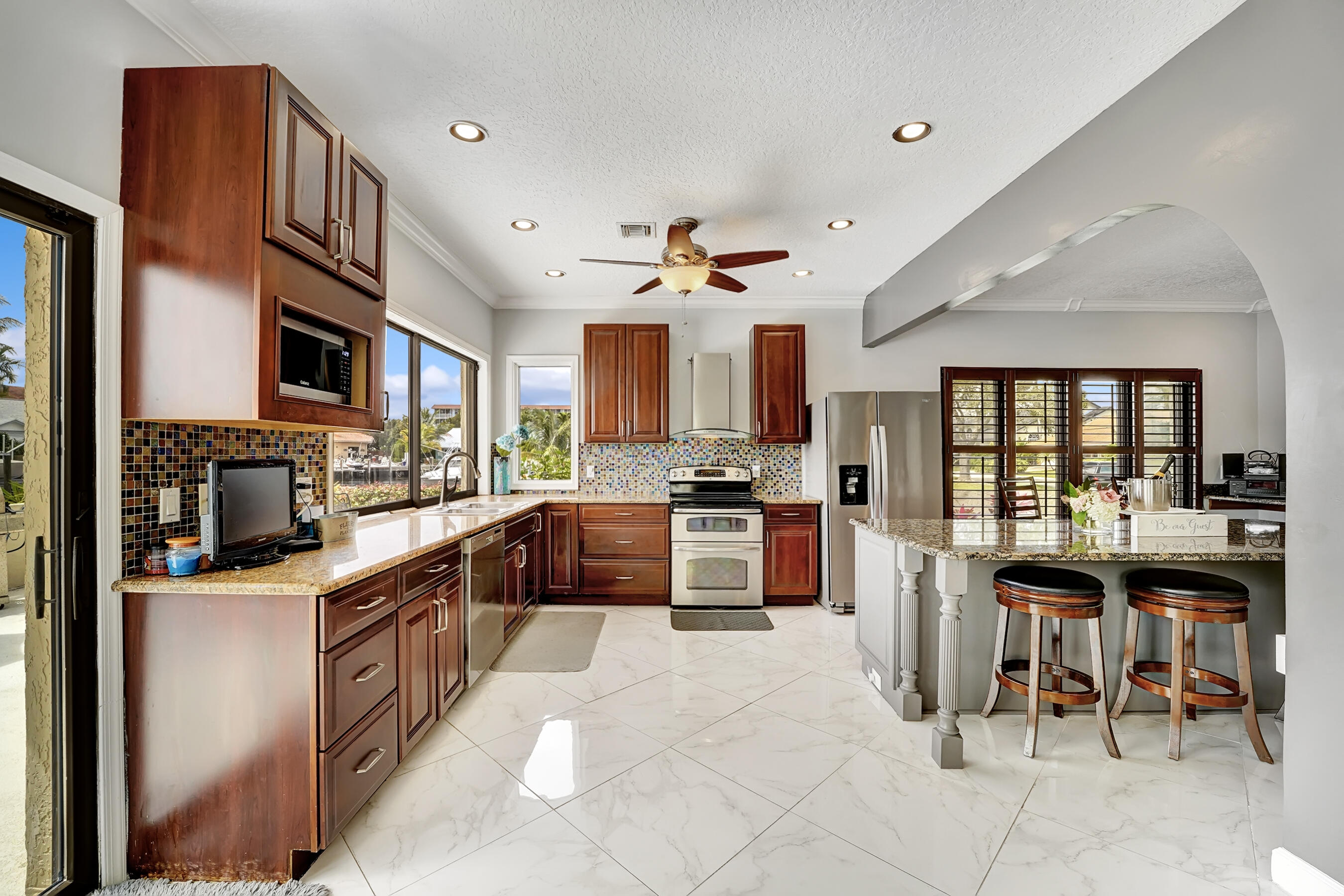 TROPIC ISLE - Residential