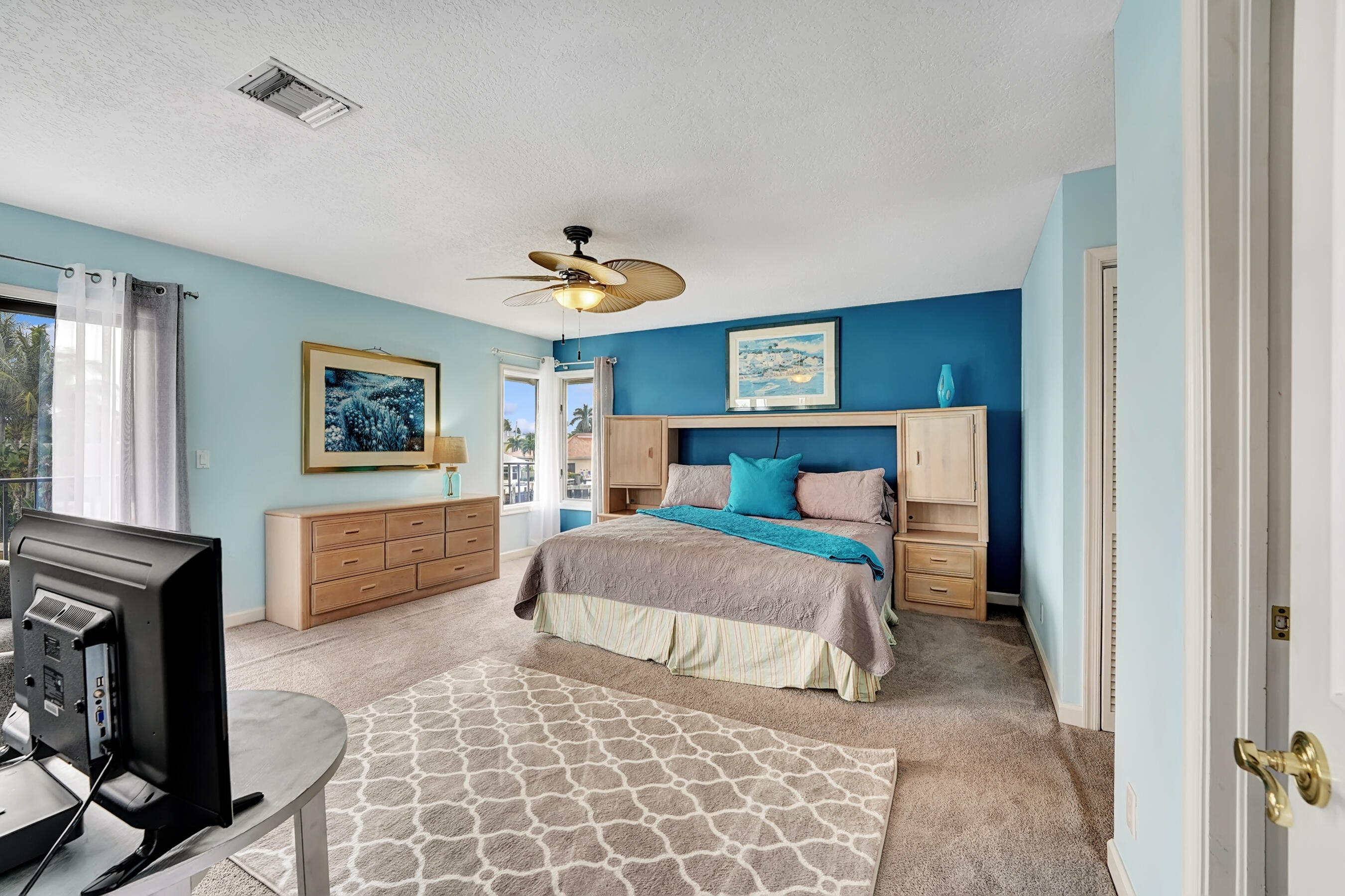 TROPIC ISLE - Residential